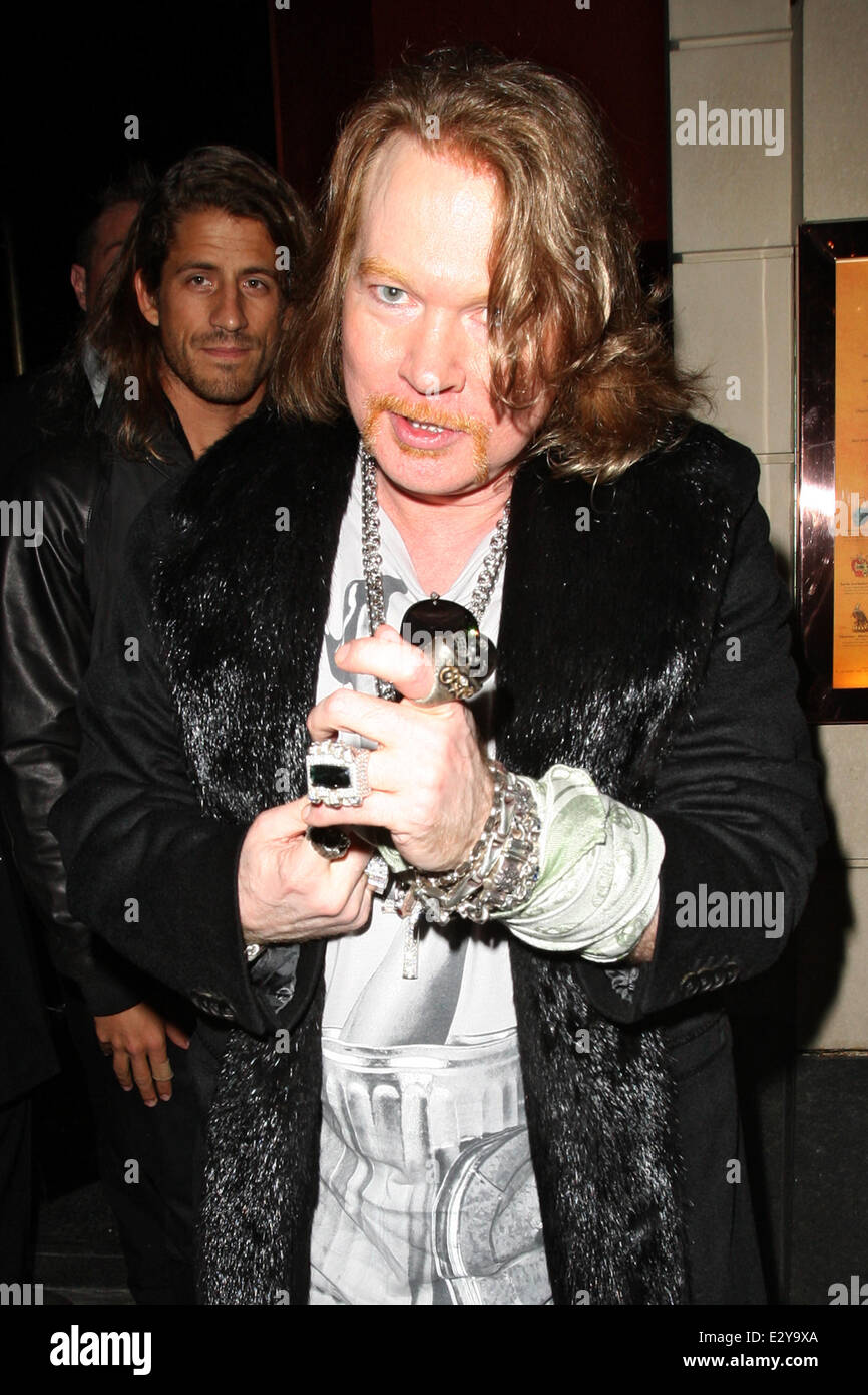 Axl Rose lasciando Tonteria nightclub su Sloane Square con: Axl Rose dove: Londra, Regno Unito quando: 09 Apr 2013 Foto Stock
