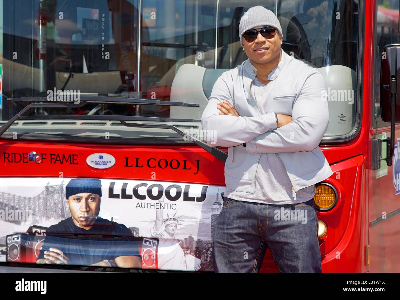 La Gray Line New York tour bus campagna festeggia LL Cool J con: LL Cool J Dove: New York, NY, Stati Uniti quando: 13 Maggio 2013 Foto Stock