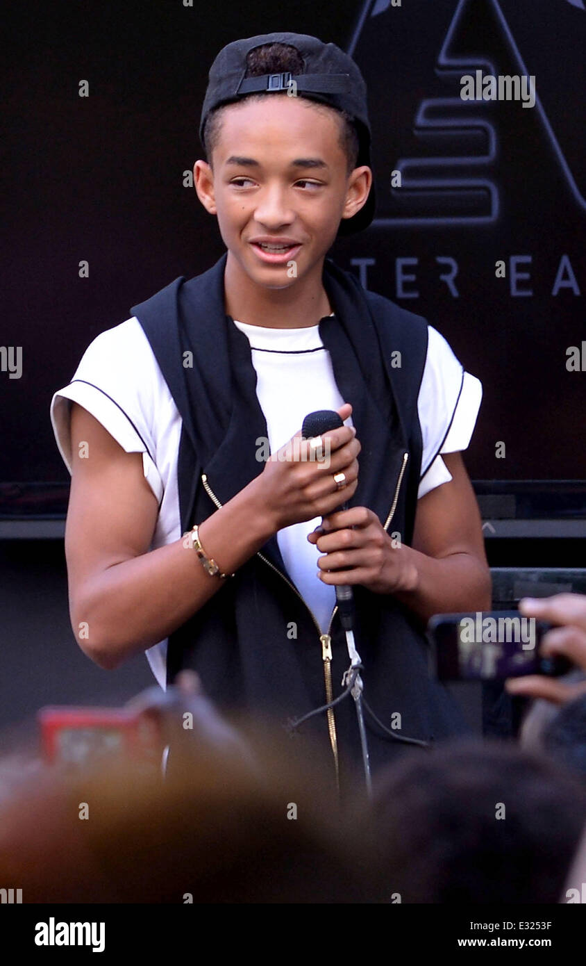 Will Smith e Jaden Smith partecipare a "Dopo la terra" Giorno al Miami Science Museum offre: Jaden Smith Dove: Miami, Florida, U Foto Stock