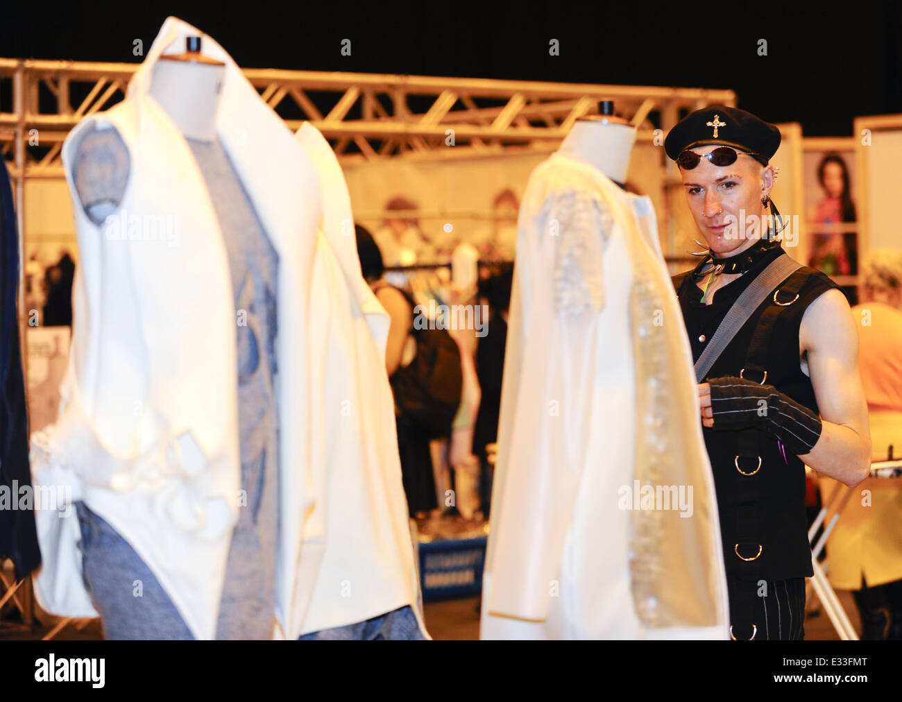 Amy Willerton opinioni vestiti all'Università di Northampton fashion week di Earls Court due protagonisti: atmosfera dove: Londra, Regno Unito quando: 04 Giu 2013 Foto Stock