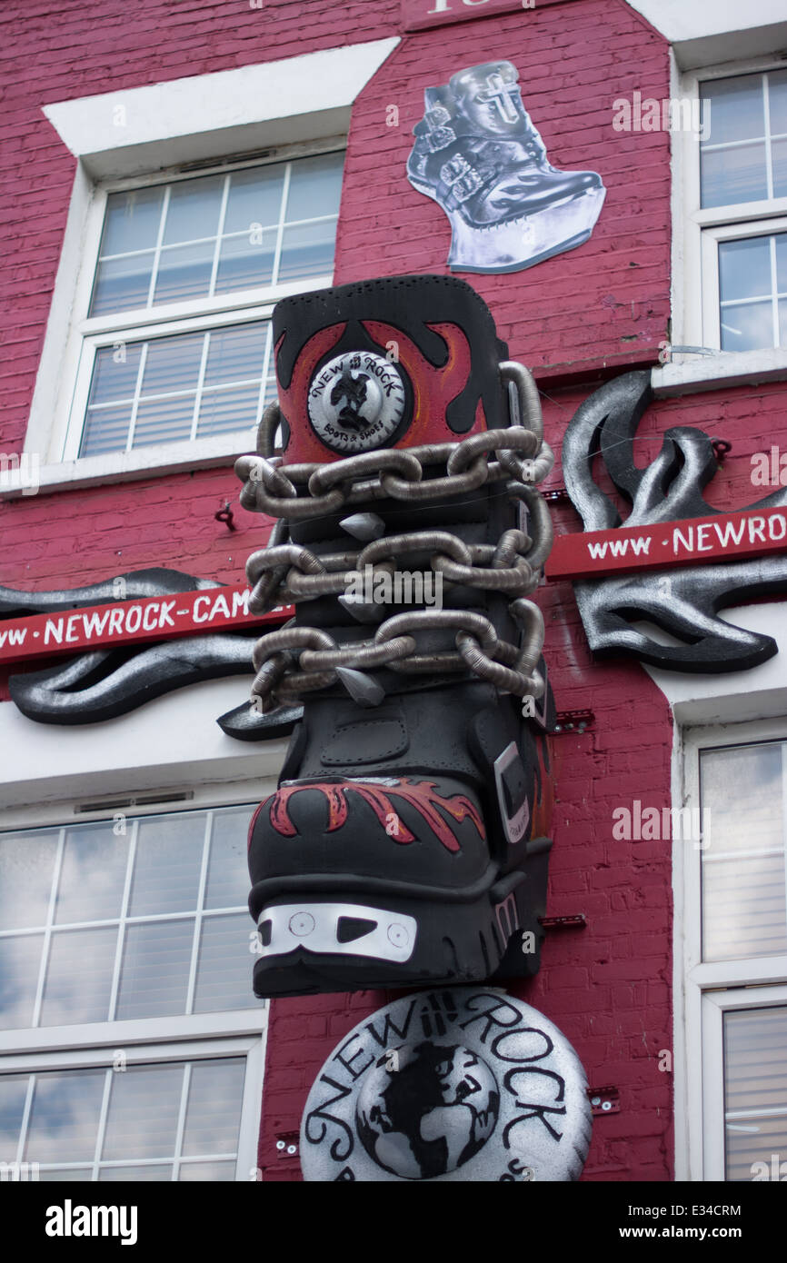 'Nuovo rock' store in camden town Foto Stock