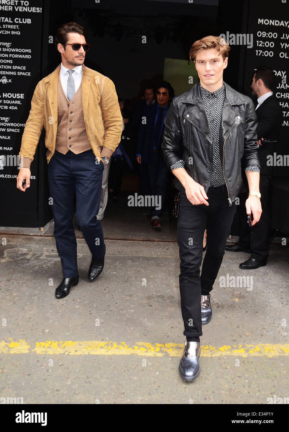 Collezioni di Londra gli uomini - E. Tautz - Oustide dotate: David Gandy,Oliver Cheshire dove: Londra, Regno Unito quando: 18 Giu 2013 Foto Stock