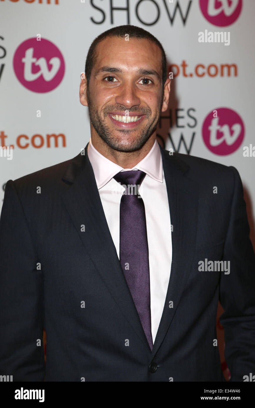 Vestiti Show TV launch party presso l' Ambasciata Mayfair offre: Juilian Okines dove: Londra, Regno Unito quando: 20 Giu 2013 Foto Stock