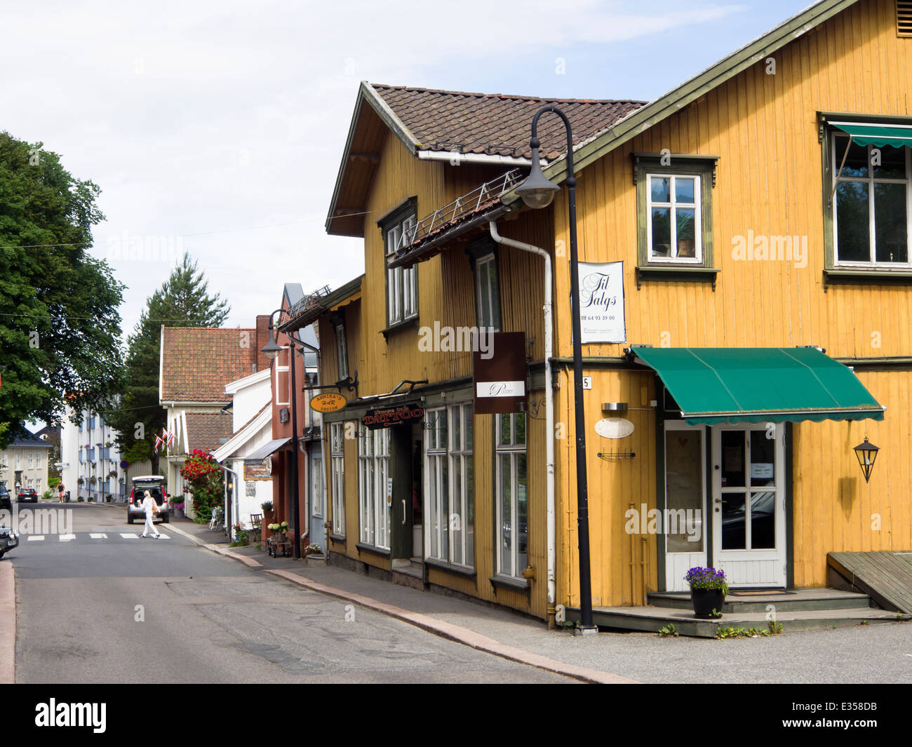 Drobak Norvegia e idilliaca città con molti piccoli negozi in vecchio pannellate in legno case, qui è uno per la vendita Foto Stock