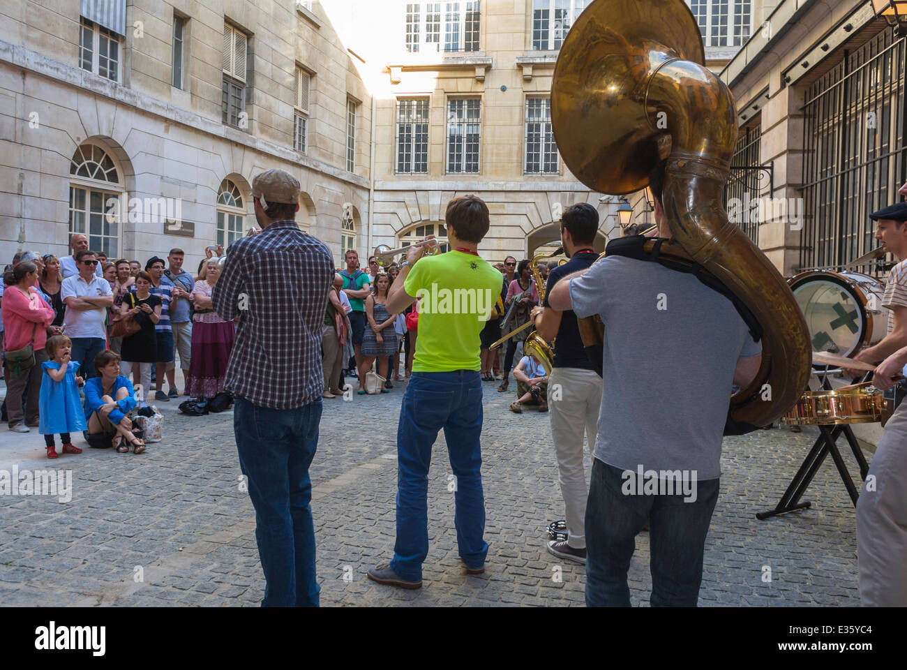 Parigi, Francia, spettacolo di musica jazz, Festival nazionale annuale di musica 'Fete de la Musique' (Giornata Mondiale della Musica) nel Marais, autentico francese Foto Stock