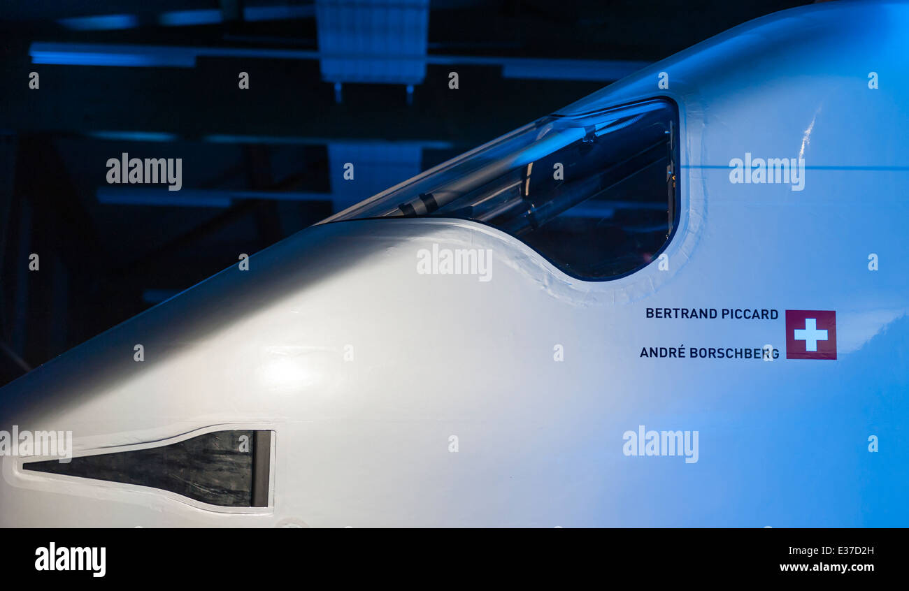 Dettaglio della spettacolare powered solar aeromobile 'Solar Impulse 2' (SI2) durante la presentazione iniziale di Payerne, Svizzera. Foto Stock