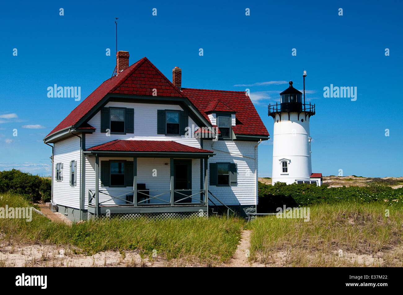 I visitatori possono soggiornare per una notte al detentore di casa in gara Point lighthouse, a Provincetown, Massachusetts. Foto Stock I visitatori possono soggiornare per una notte al detentore di casa in gara Point lighthouse, a Provincetown, Massachusetts. Foto Stock