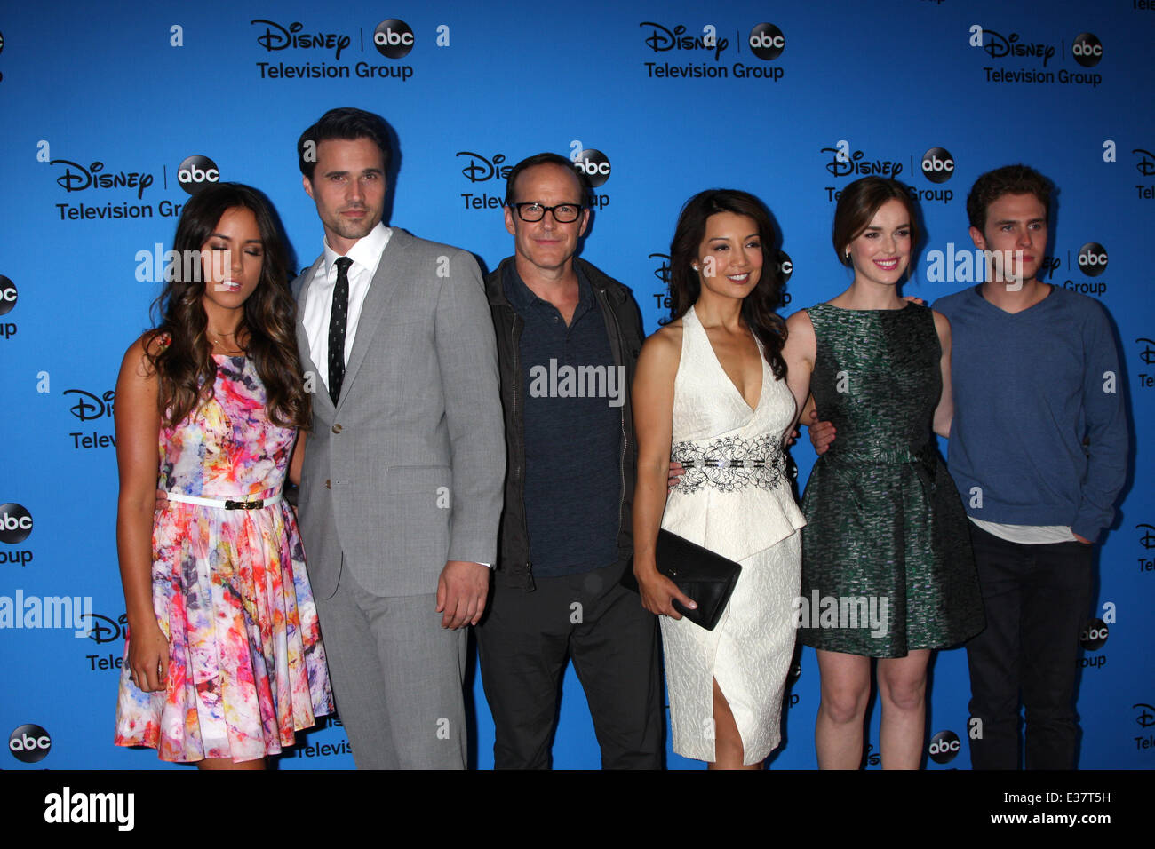 ABC TCA Summer 2013 parte dotata di: Chloe Bennett,Brett Dalton,Clark Gregg,Ming-Na Wen,Elizabeth Henstridge,Iain De Caestecker dove: Beverly Hills, CA, Stati Uniti quando: 05 Ago 2013 Foto Stock