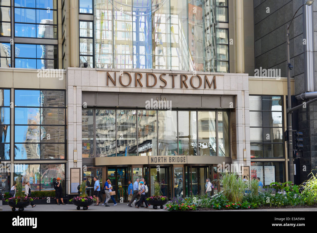 Nordstrom Store in Chicago lungo il Magnificent Mile, Michigan Av, Illinois Foto Stock
