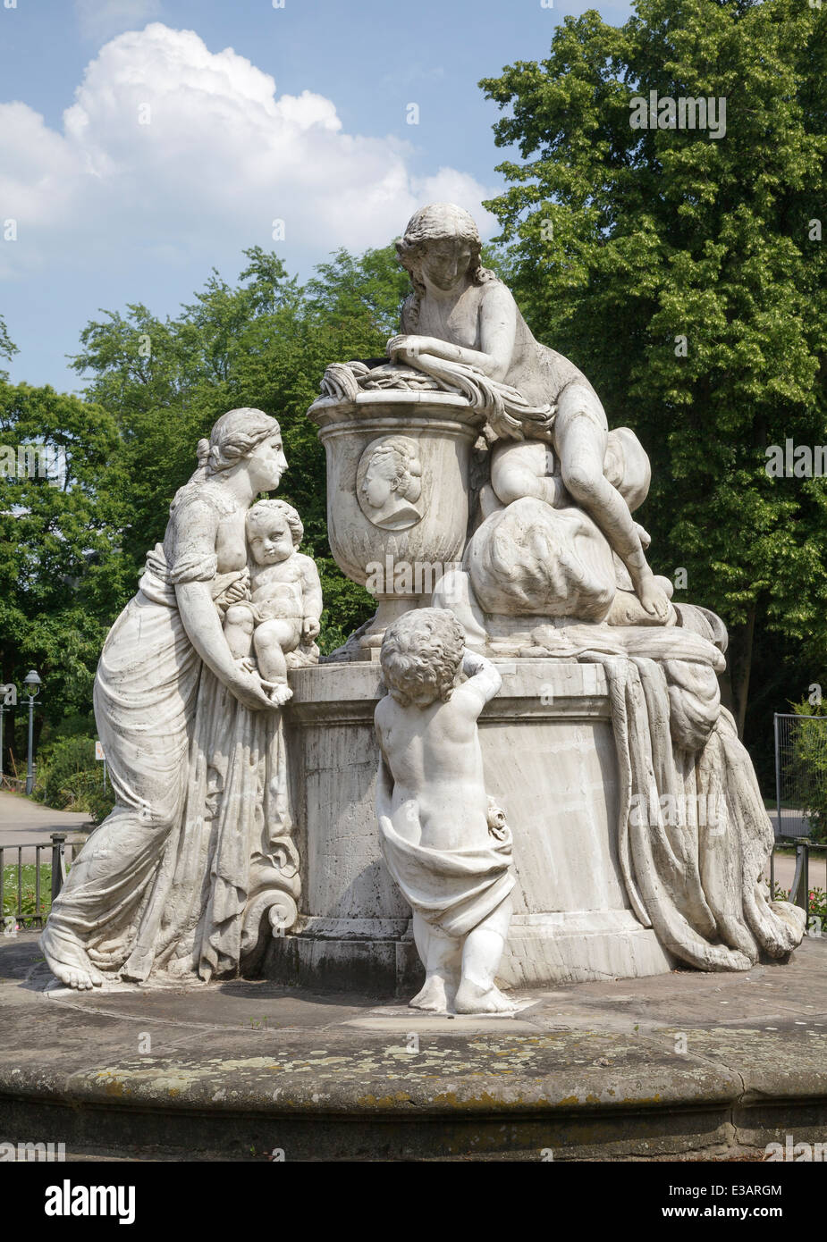 Caroline Matilda monumento nel giardino alla francese, Celle, Bassa Sassonia, Germania Foto Stock