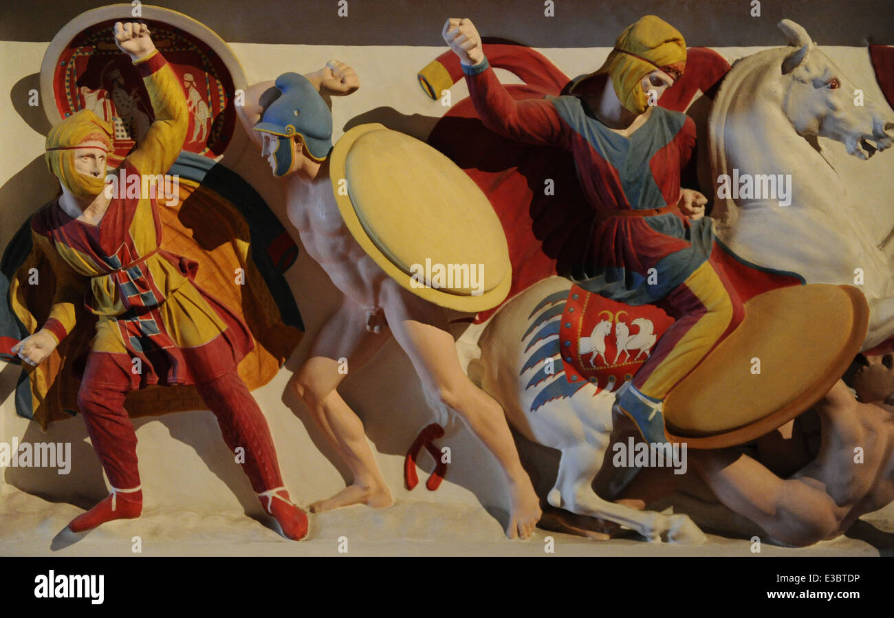 Alexander sarcofago. Del IV secolo A.C. Lato corto raffigurante una battaglia. Lato corto che raffigura una scena di battaglia. Ricostruzione del colore. Foto Stock
