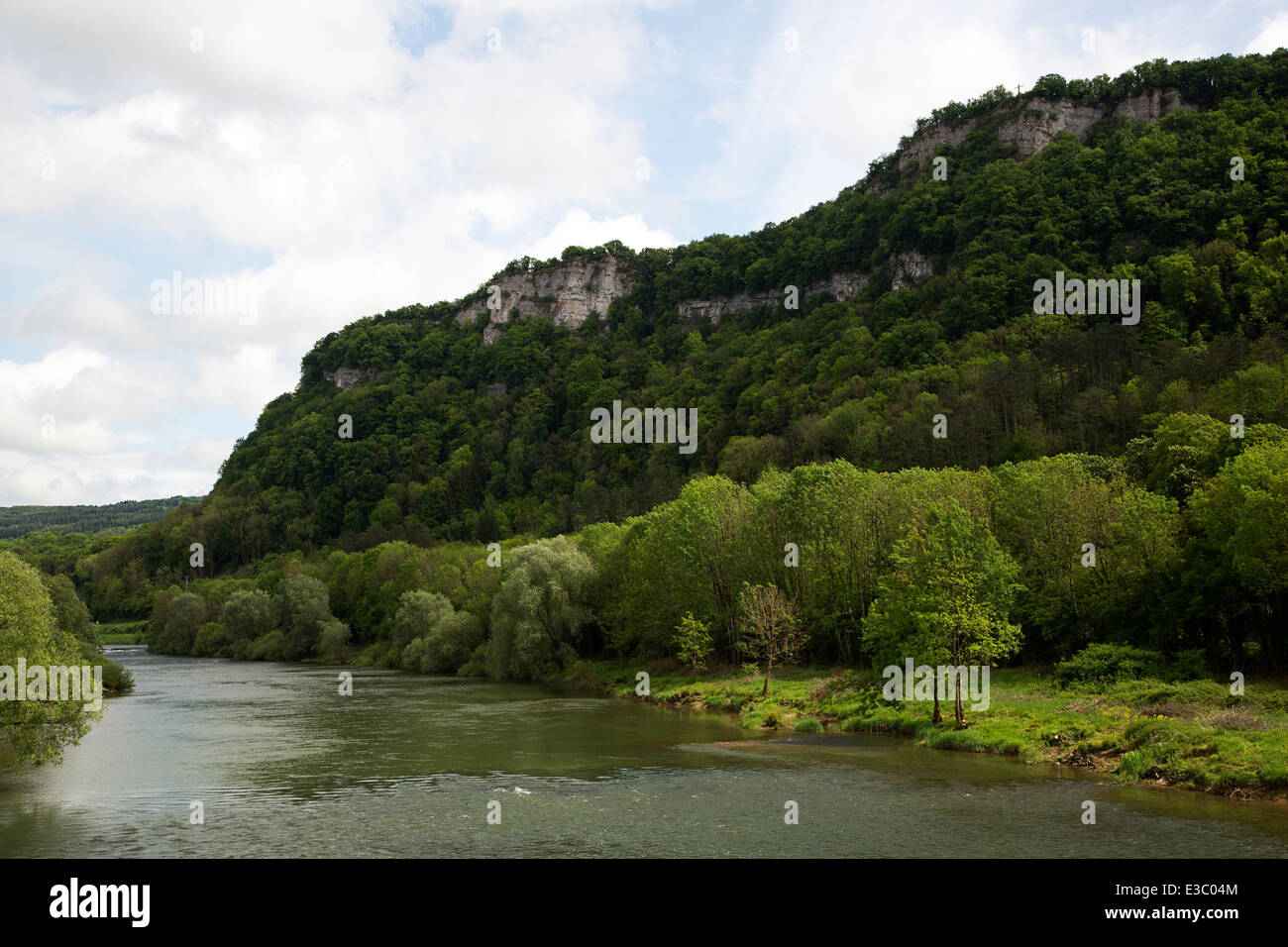 Tipico paesaggio francese fiume Doubs vicino Baume-les-Dames, Franche-Comté, Doubs, Francia Foto Stock
