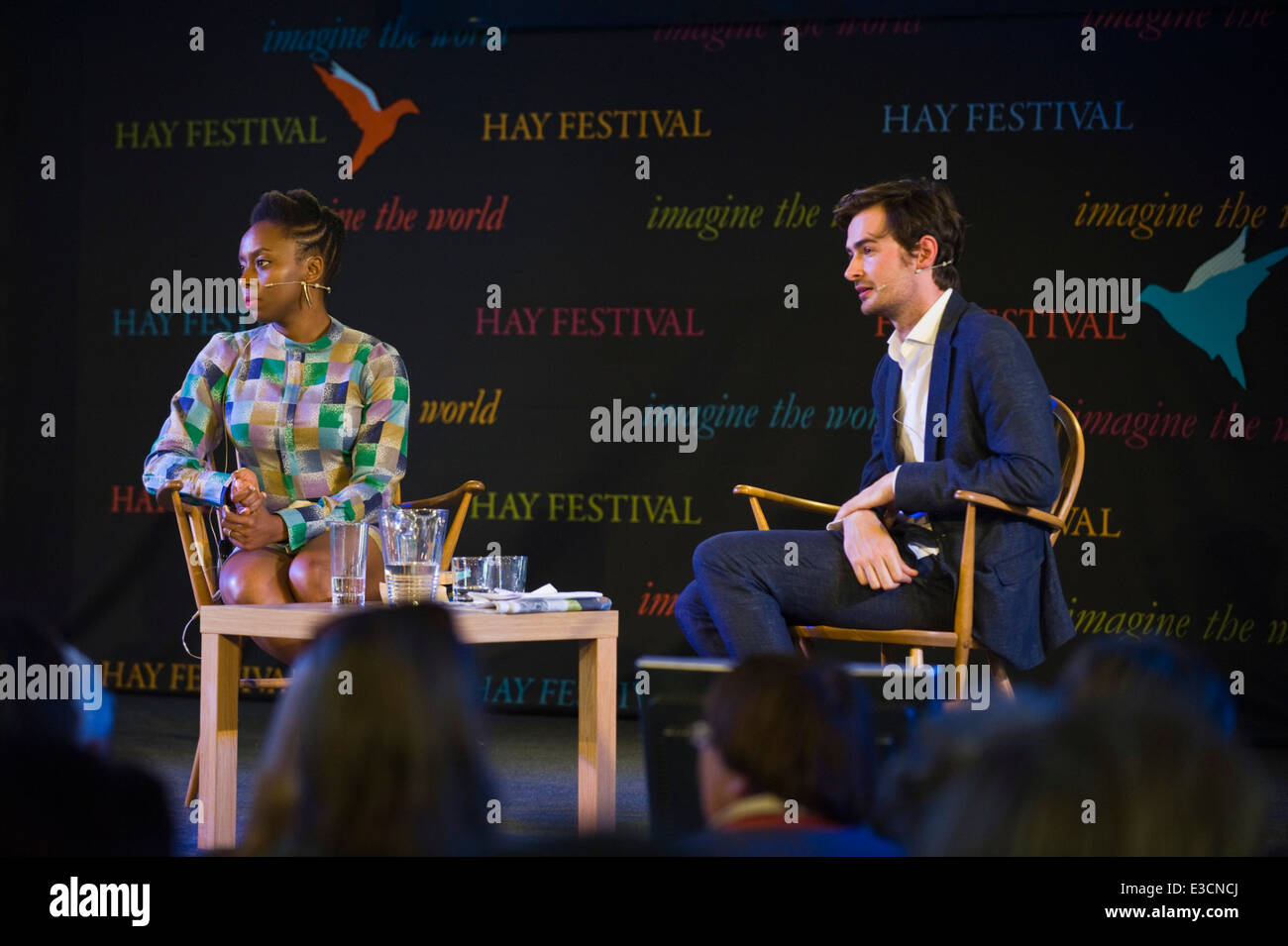 Chimamanda Ngozi Adichie romanziere parlando il suo lavoro e la Nigeria a Hay Festival 2014 ©Jeff Morgan Foto Stock