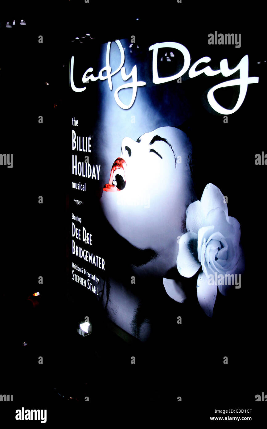 Serata di Apertura del nuovo Billie Holiday musical Lady Day presso il Piccolo Teatro Shubert-arrivi. Dotato di: atmosfera dove: New York, NY, Stati Uniti quando: 04 Ott 2013 Foto Stock