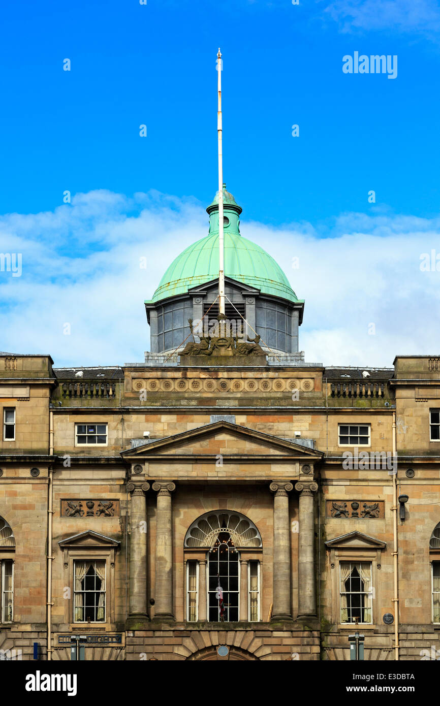 La facciata anteriore della storicamente famosa Trades Hall di Stockwell Street, Glasgow, Scotland, Regno Unito Foto Stock