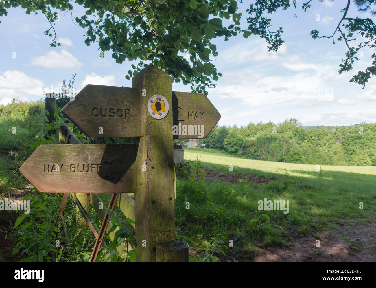 Offa's Dyke percorso sul confine tra Galles e Inghilterra - incrocio di sentieri per fieno Bluff, Cusor e Hay-on-Wye Foto Stock