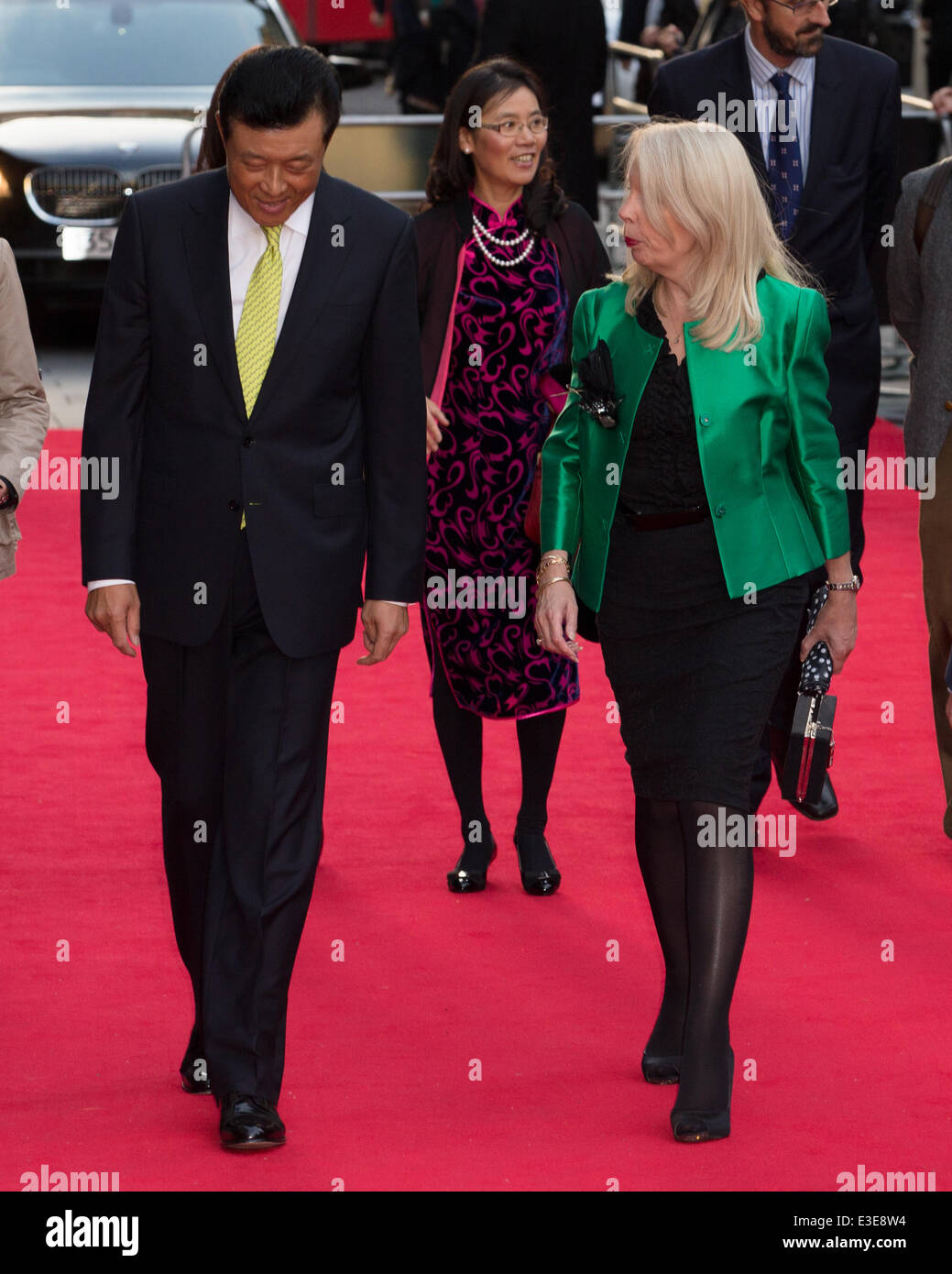 Liu Xiaoming e Amanda Nevill frequentare il BFI London Film Festival Screening di 'So giovani' all'Odeon Leicester Square offre: Liu Xiaoming,Amanda Nevill dove: Londra, Regno Unito quando: 15 Ott 2013 Foto Stock