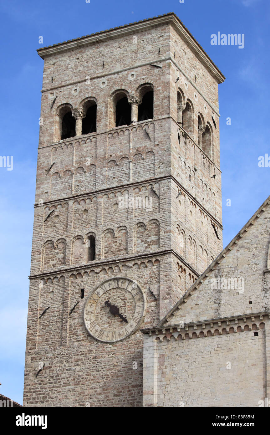 Il campanile di San Rufino Duomo di Assisi, Italia Foto Stock