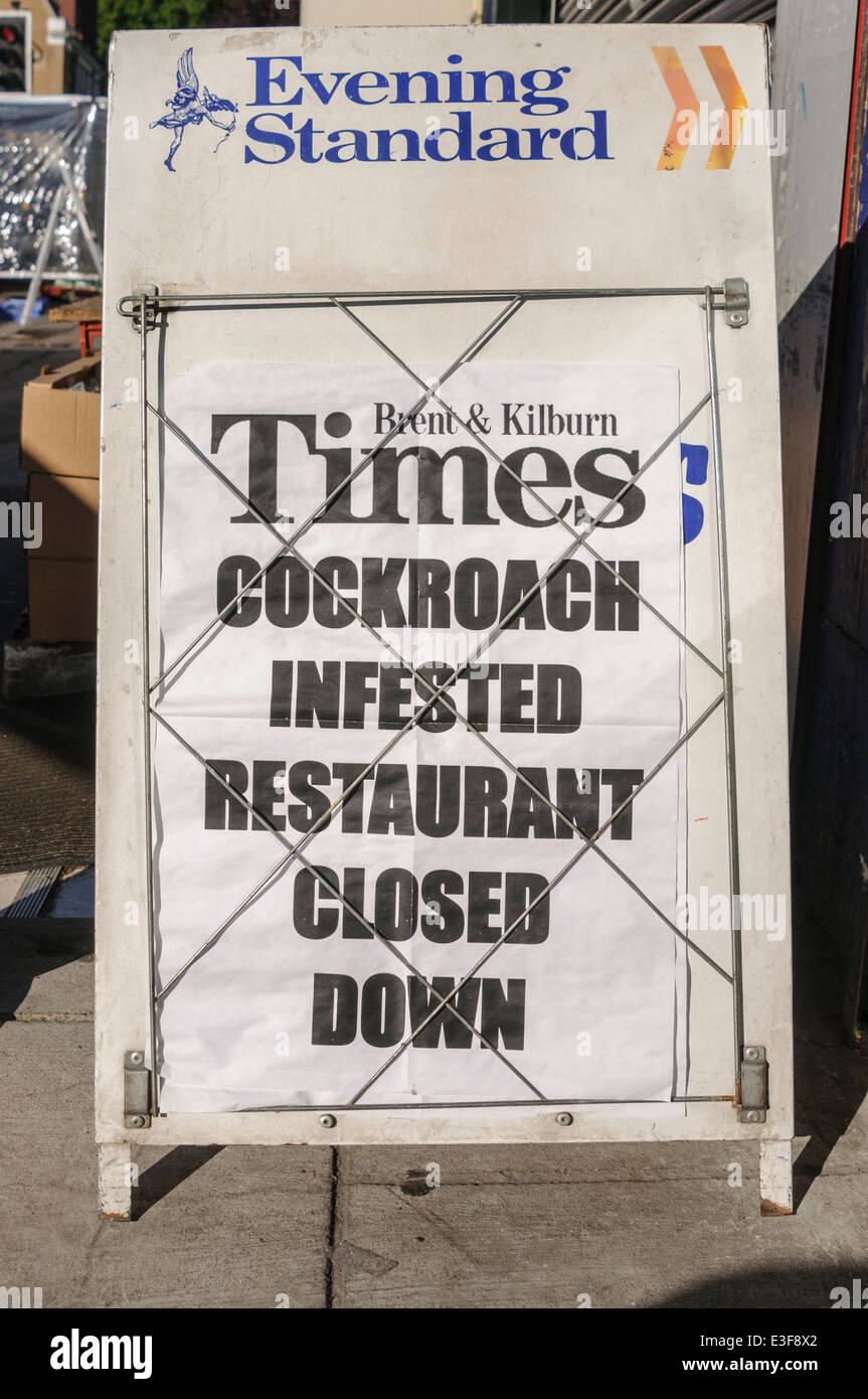 Poster di giornale dicendo "scarafaggio infestati ristorante chiuso all' Foto Stock