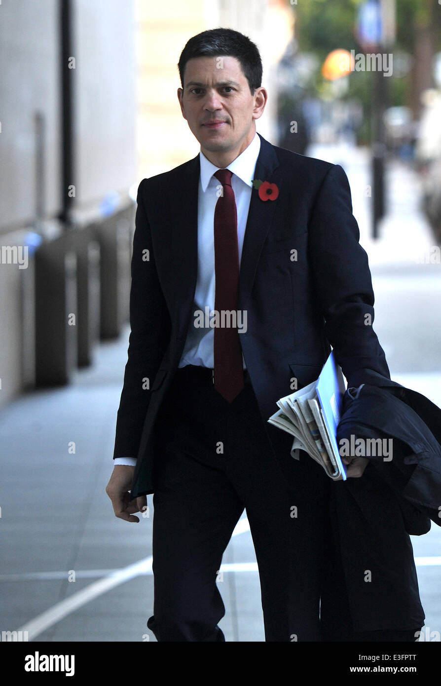 Gli arrivi di Andrew Marr Show e la mattina notizie servizio tenuto presso il Centro Televisivo della BBC. Dotato di: David Miliband dove: Londra, Regno Unito quando: 03 Nov 2013 Foto Stock