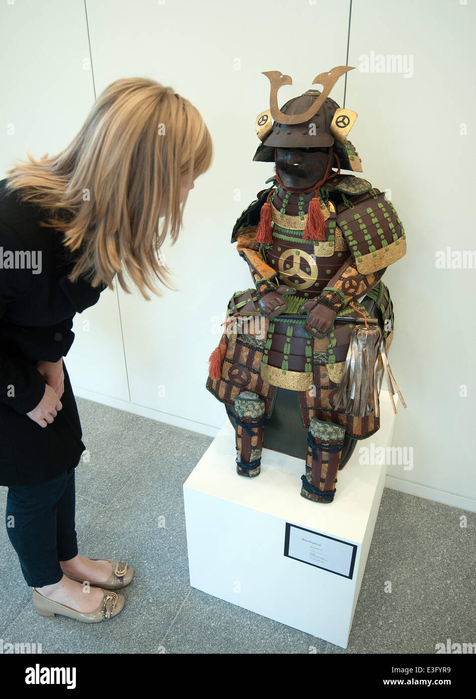 Il Samurai armature e arte giapponese anteprima di aste Bonhams a. Dotato di: XIX secolo bambino corazza,est. €2-3.000 Dove: Londra, Regno Unito quando: 05 Nov 2013 Foto Stock