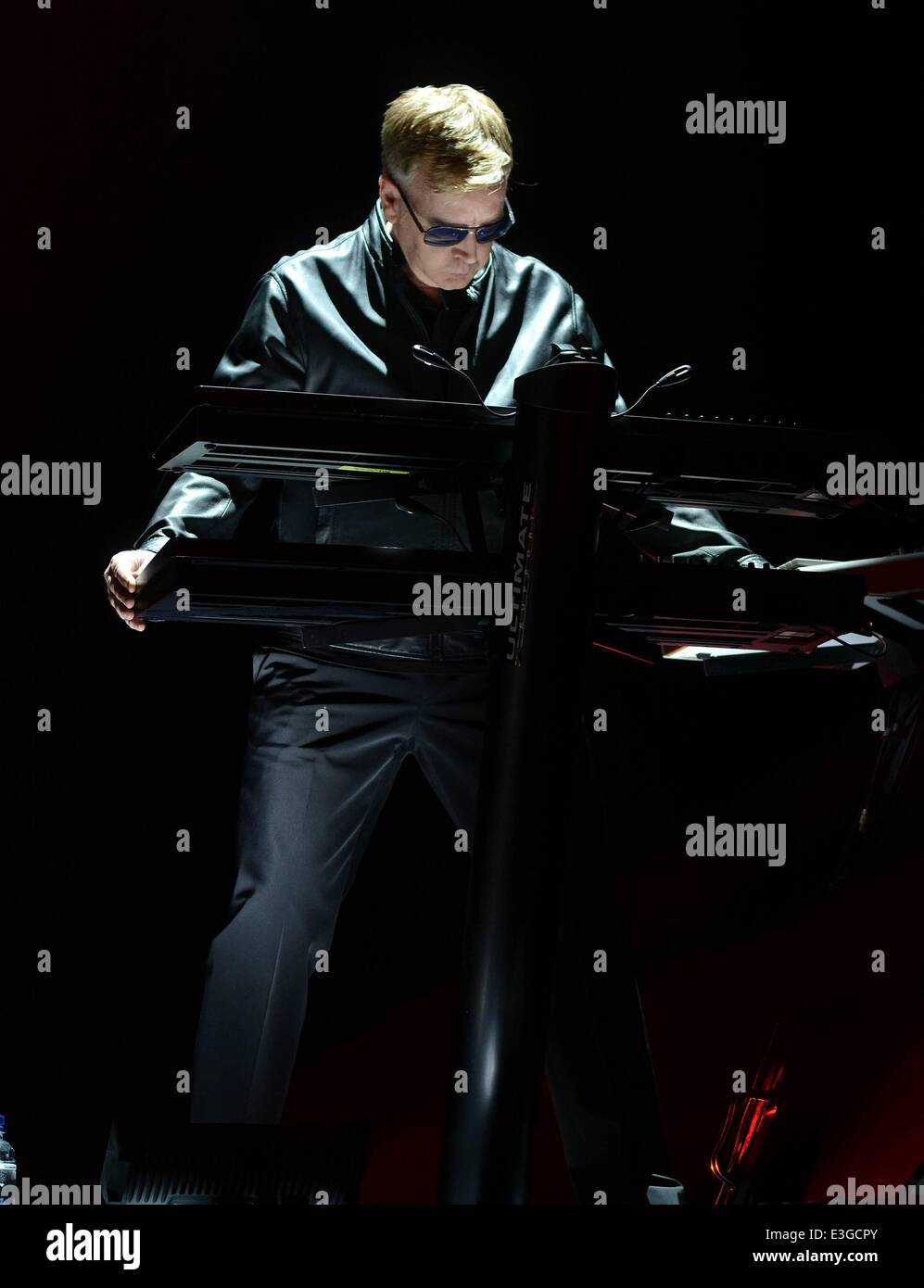 Depeche Mode eseguire al O2... Dotato di: Andy Fletcher dove: Dublino, Irlanda quando: 10 Nov 2013 Foto Stock