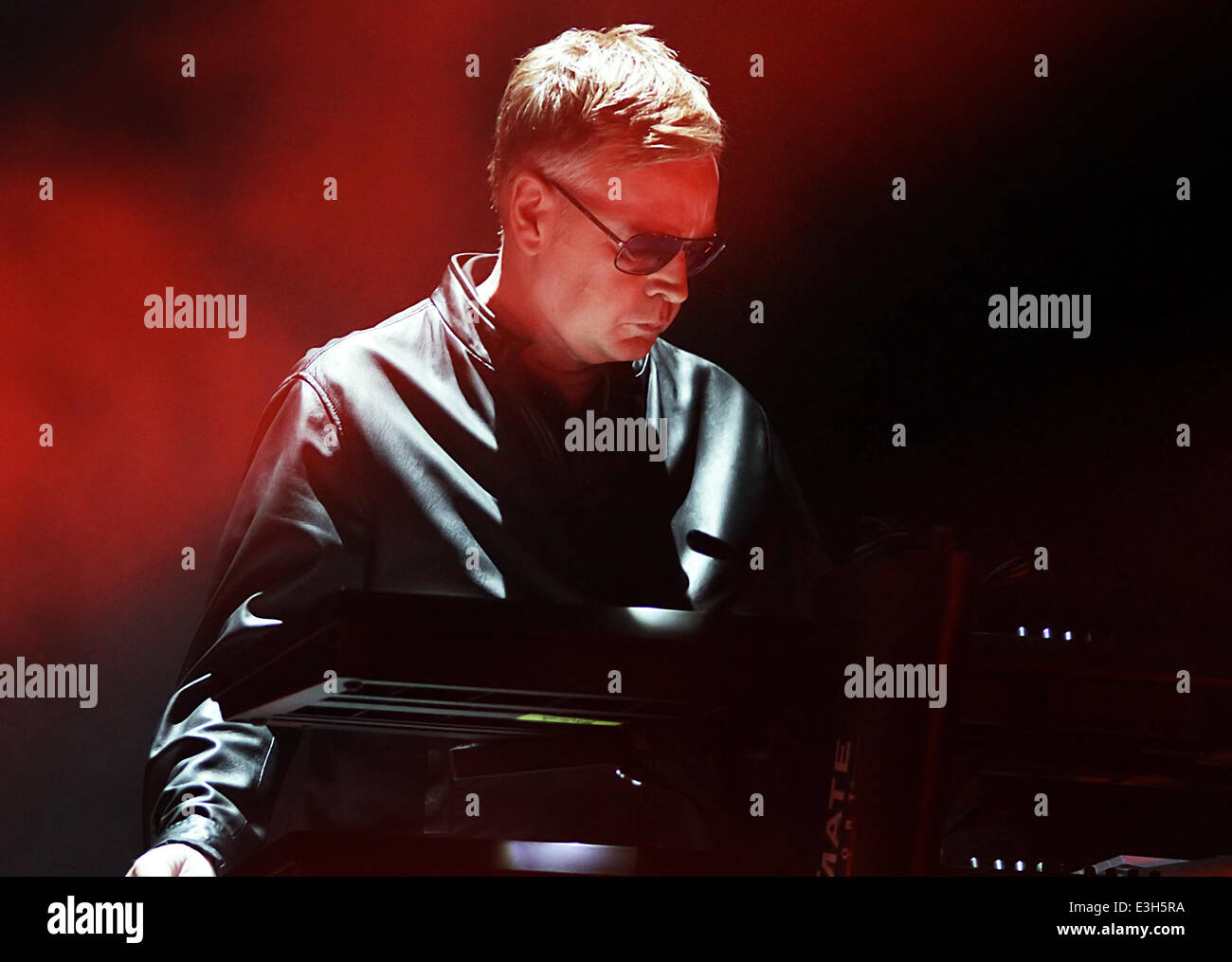 Depeche Mode eseguire live a Manchester Arena come parte della loro "delta macchina' tour con: Andy Fletcher dove: Manchester, Regno Unito quando: 15 Nov 2013 Foto Stock
