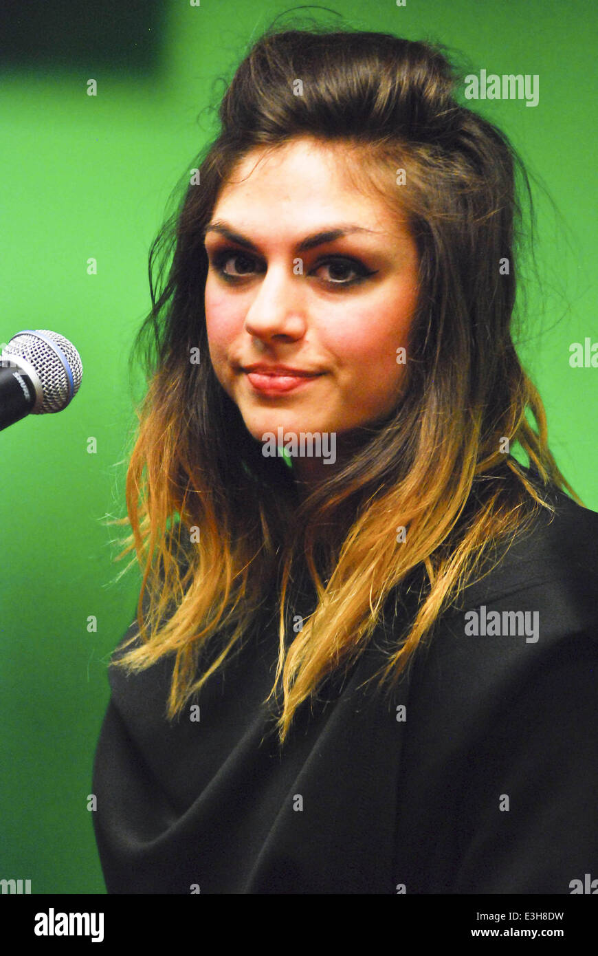 Eseguire Krewella per ventole a 103,5 Kiss FM radio di Chicago a Sprite Lounge propone: Krewella,Jahan Yousaf dove: Chicago, Illinois, Stati Uniti quando: 16 Nov 2013 Foto Stock