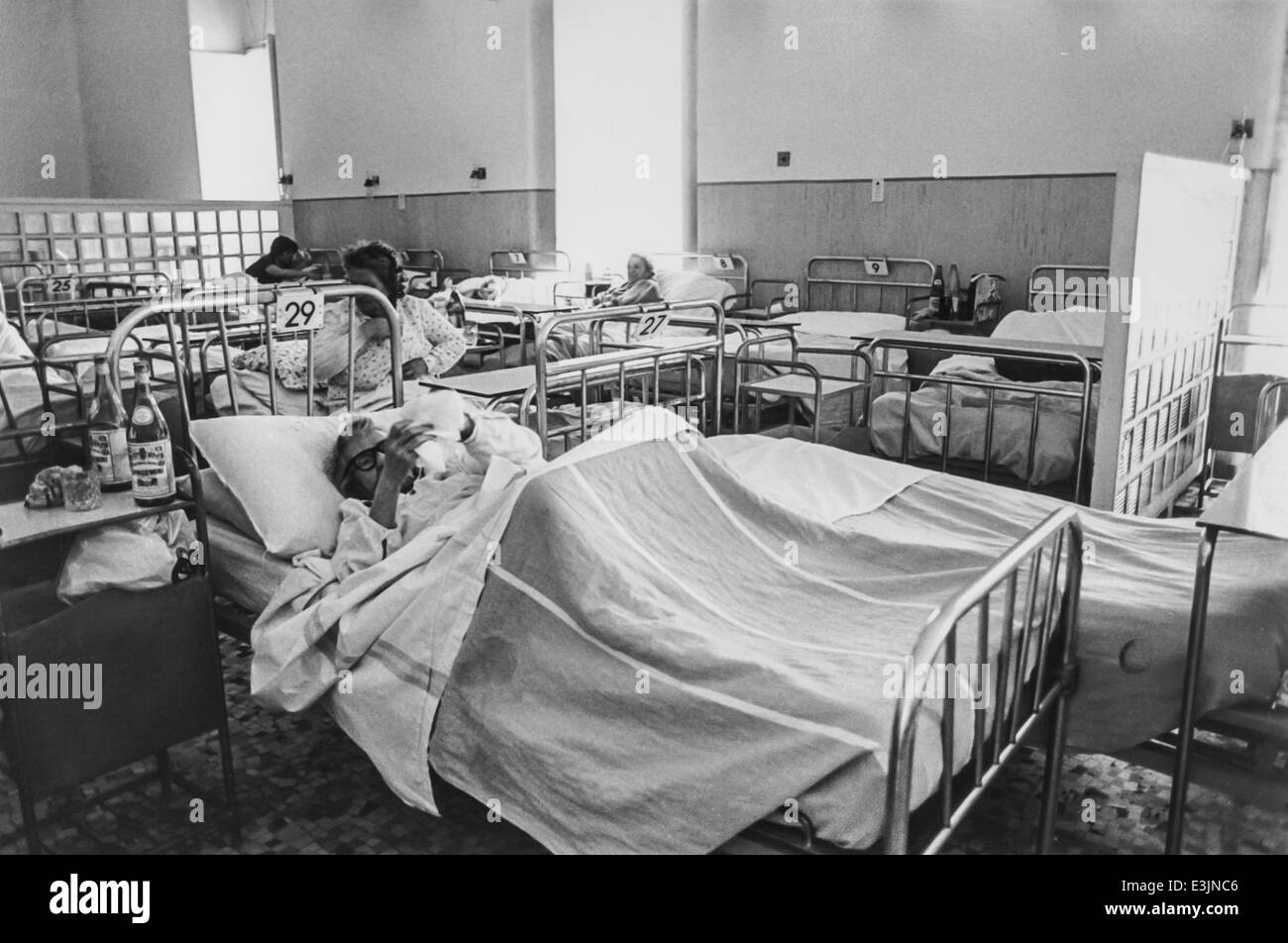 I pazienti al policlinico di roma Foto Stock