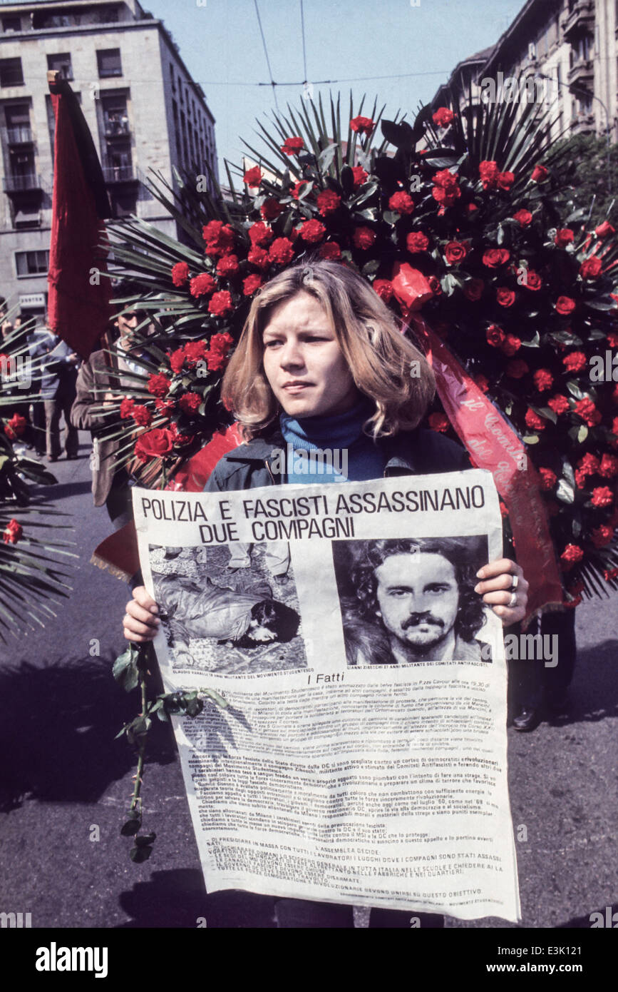 Il partito comunista commemorazione,donna proteste,70's Foto Stock
