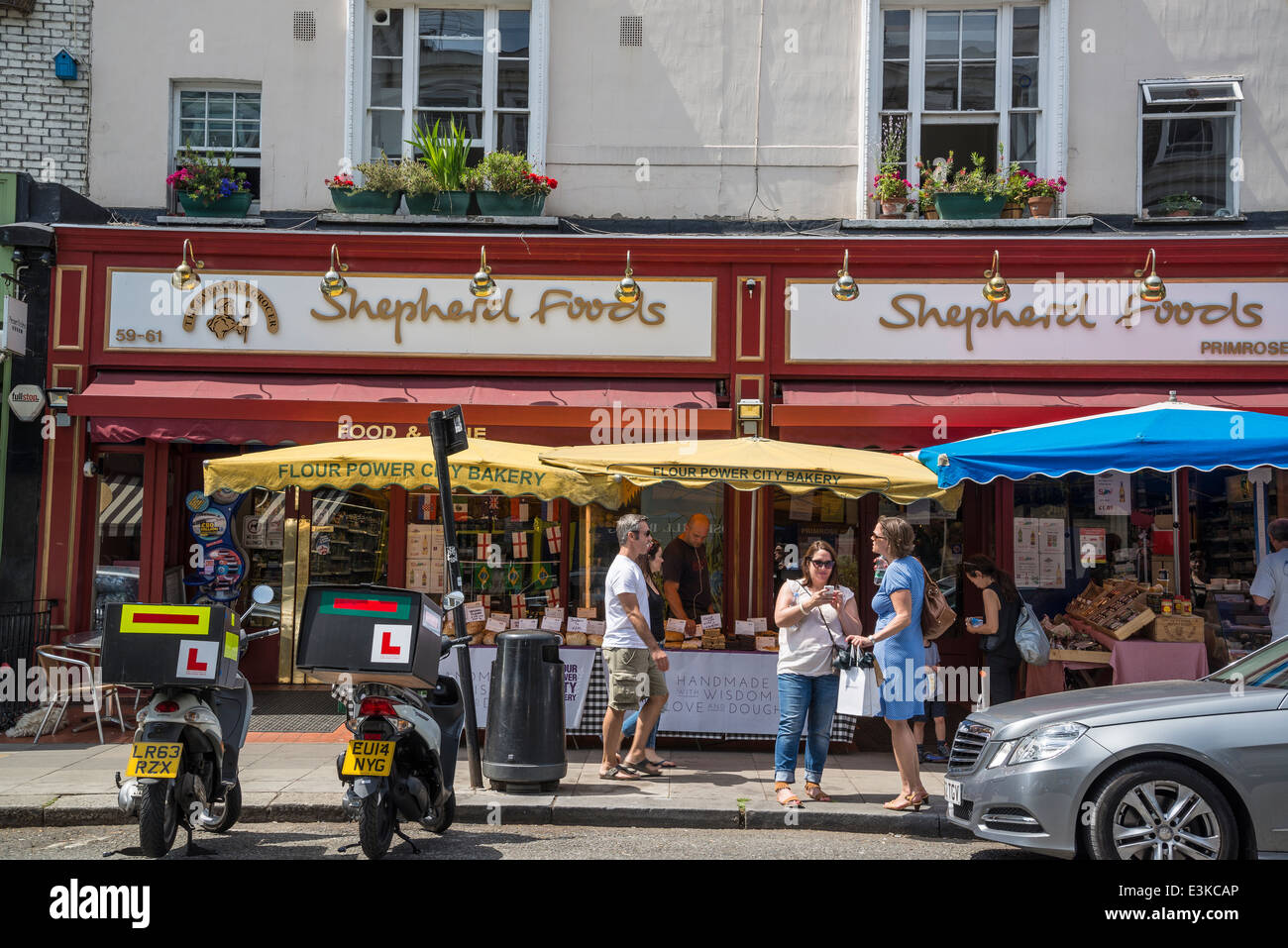 Pastore Foods store, Regents Park Road, Camden NW1, London, England, Regno Unito Foto Stock