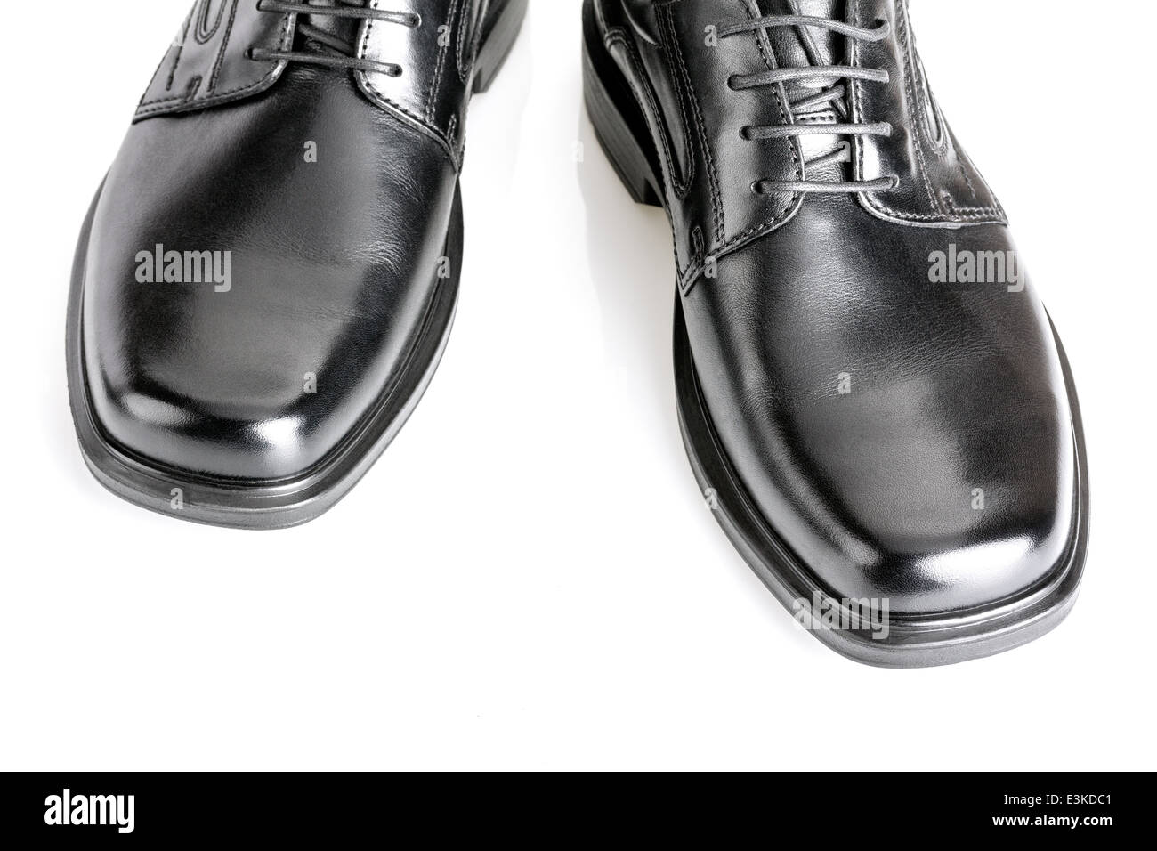 Classic nero lucido scarpe da uomo Foto stock - Alamy