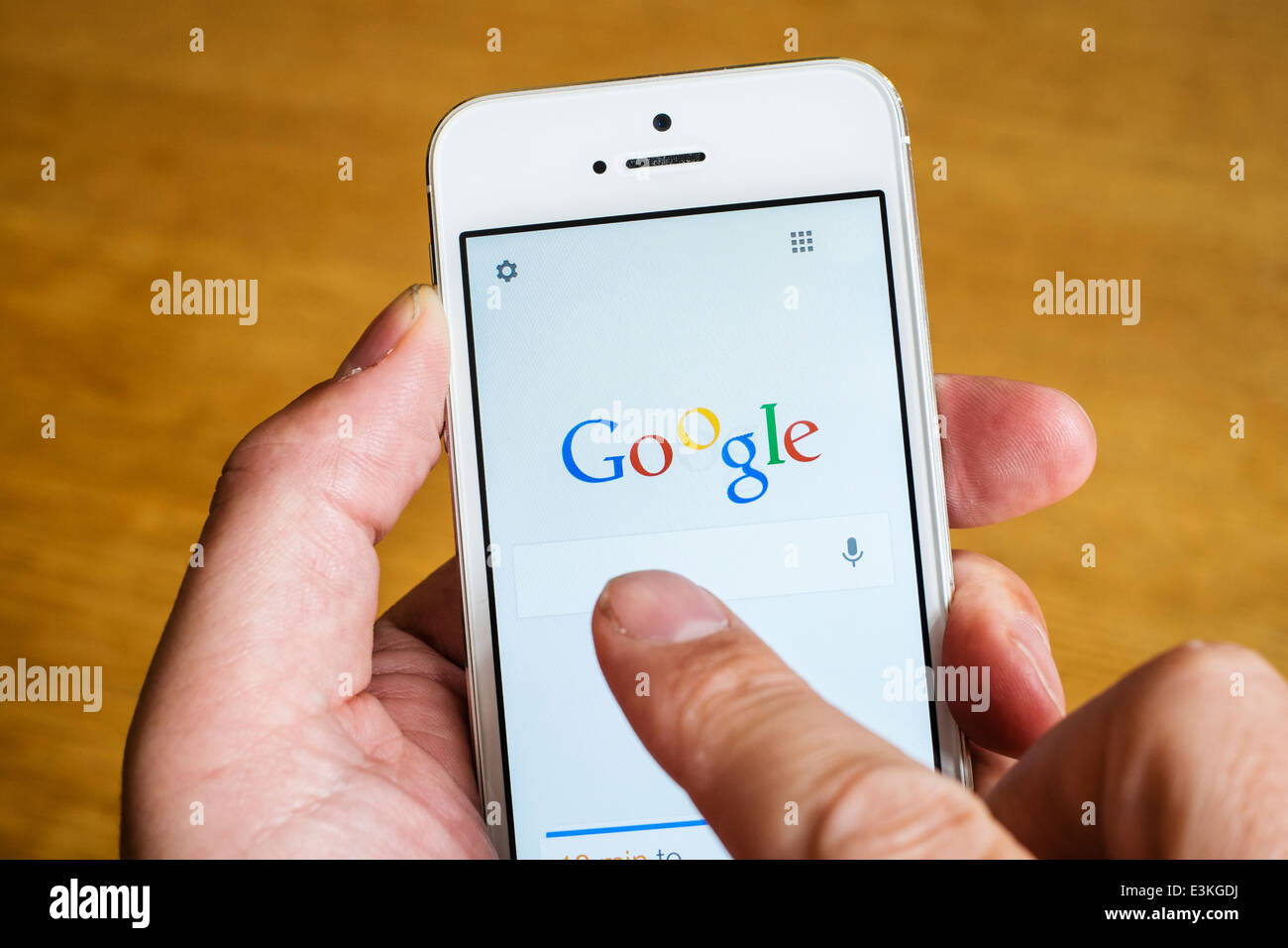 Dettaglio del motore di ricerca Google app homepage su iPhone smart phone Foto Stock