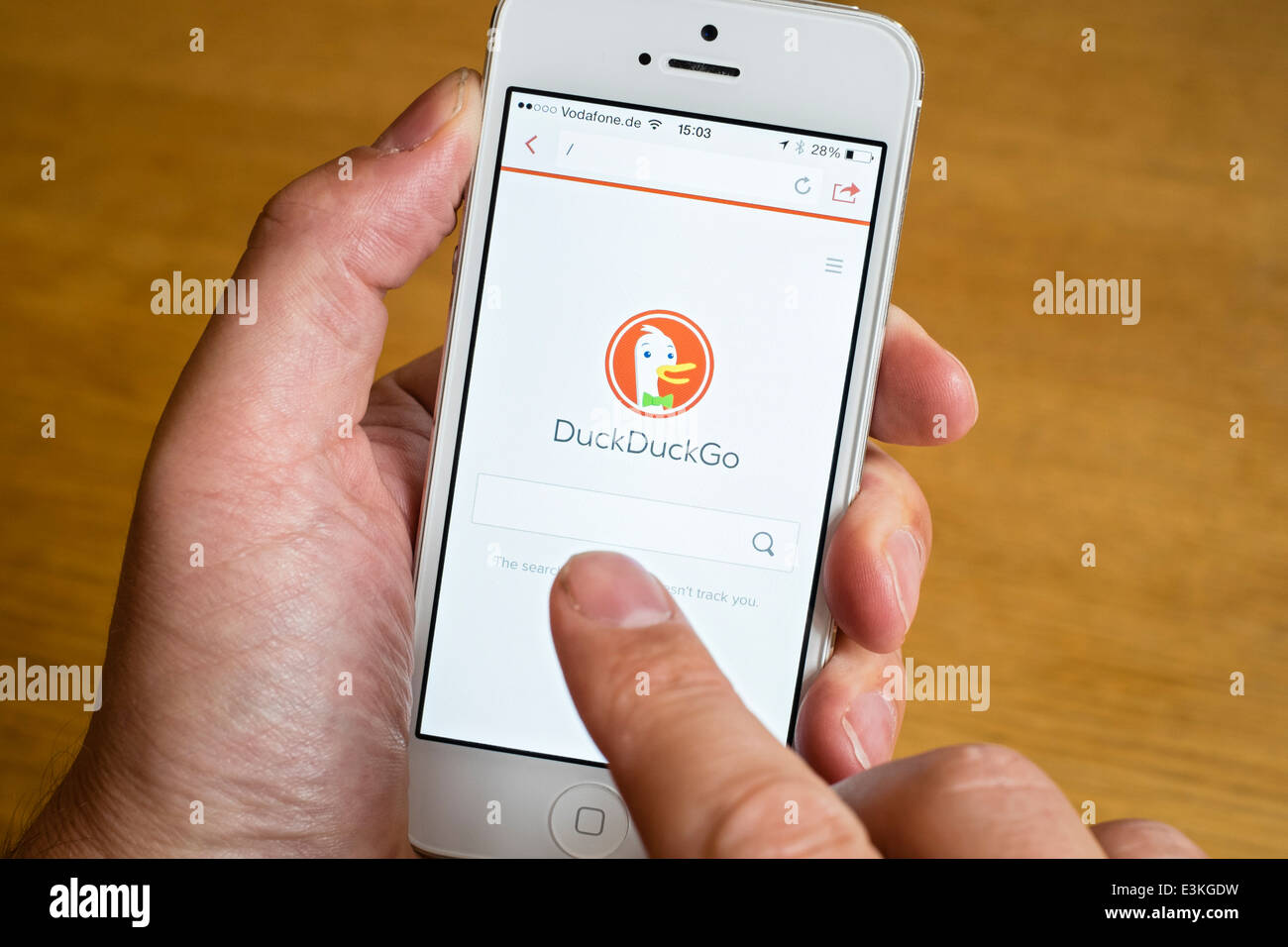 Dettaglio della schermata home di DuckDuckGo non tracking del motore di ricerca app su iPhone smart phone Foto Stock