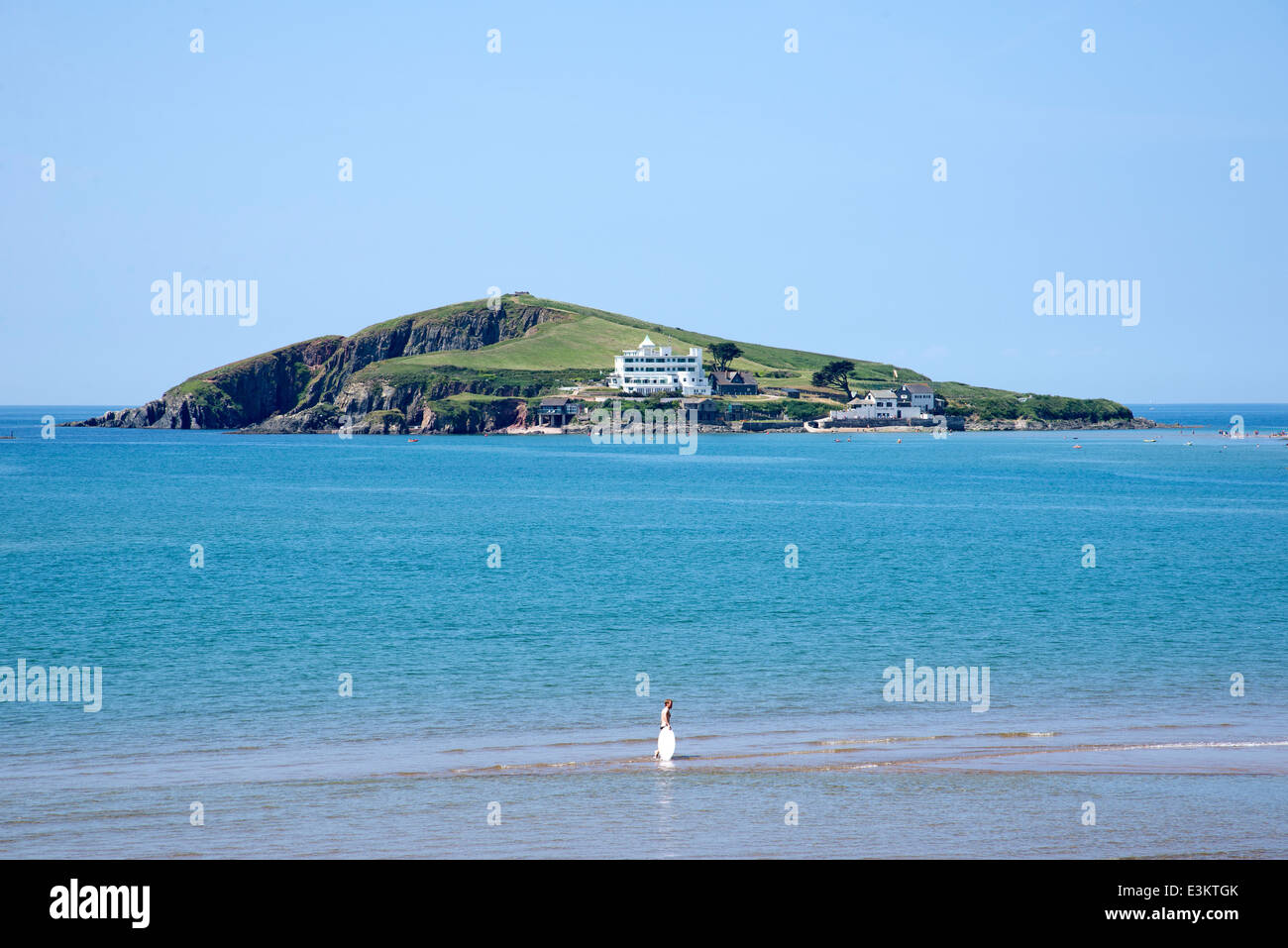 Bantham Beach guardando verso Burgh Island e Bigbury sul mare South Devon England Regno Unito per la vendita nel 2014 Foto Stock