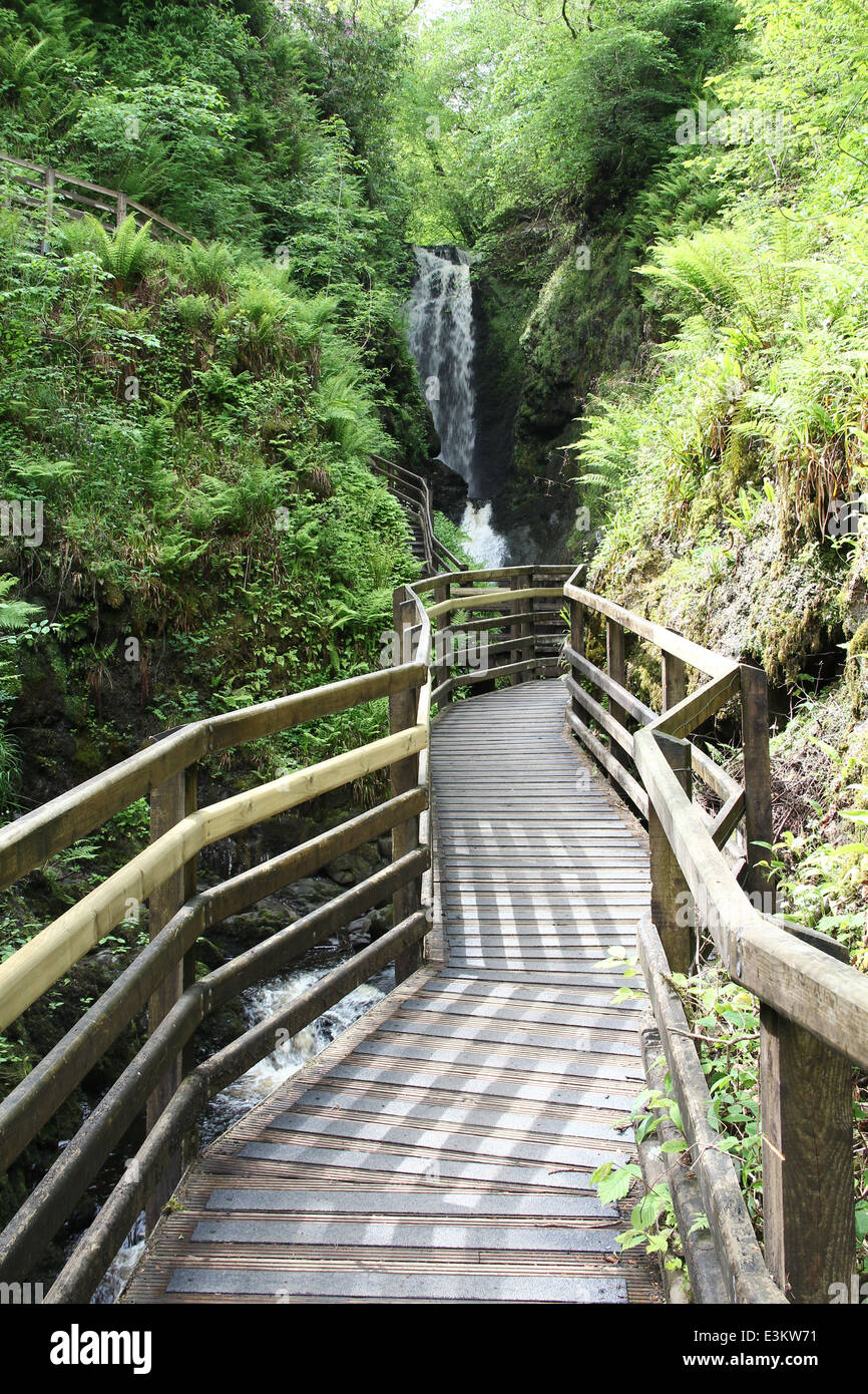In alto a cascata Glenariff , nella contea di Antrim, Irlanda del Nord Foto Stock