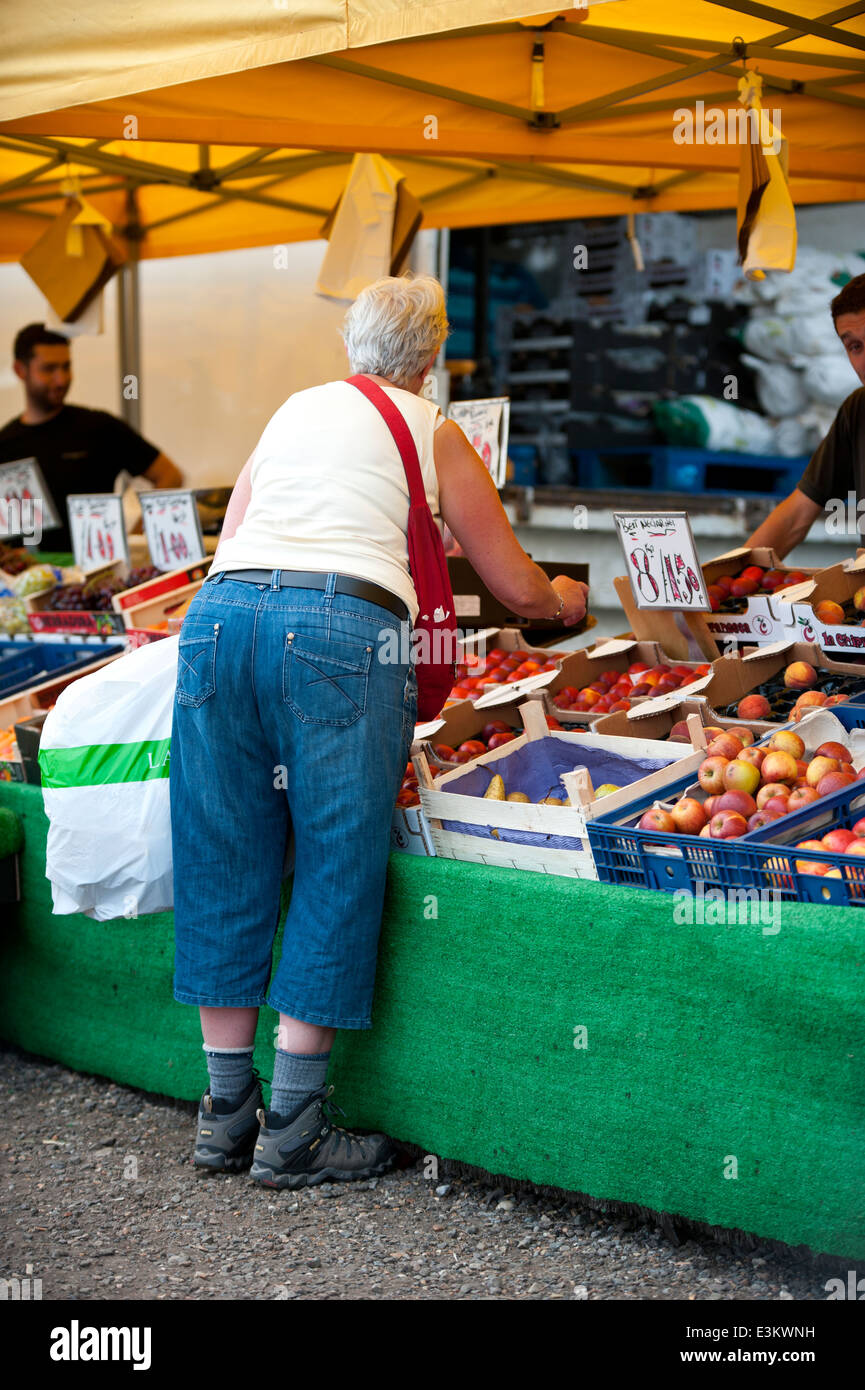 Domenica auto vendita di avvio e di mercato. Foto Stock