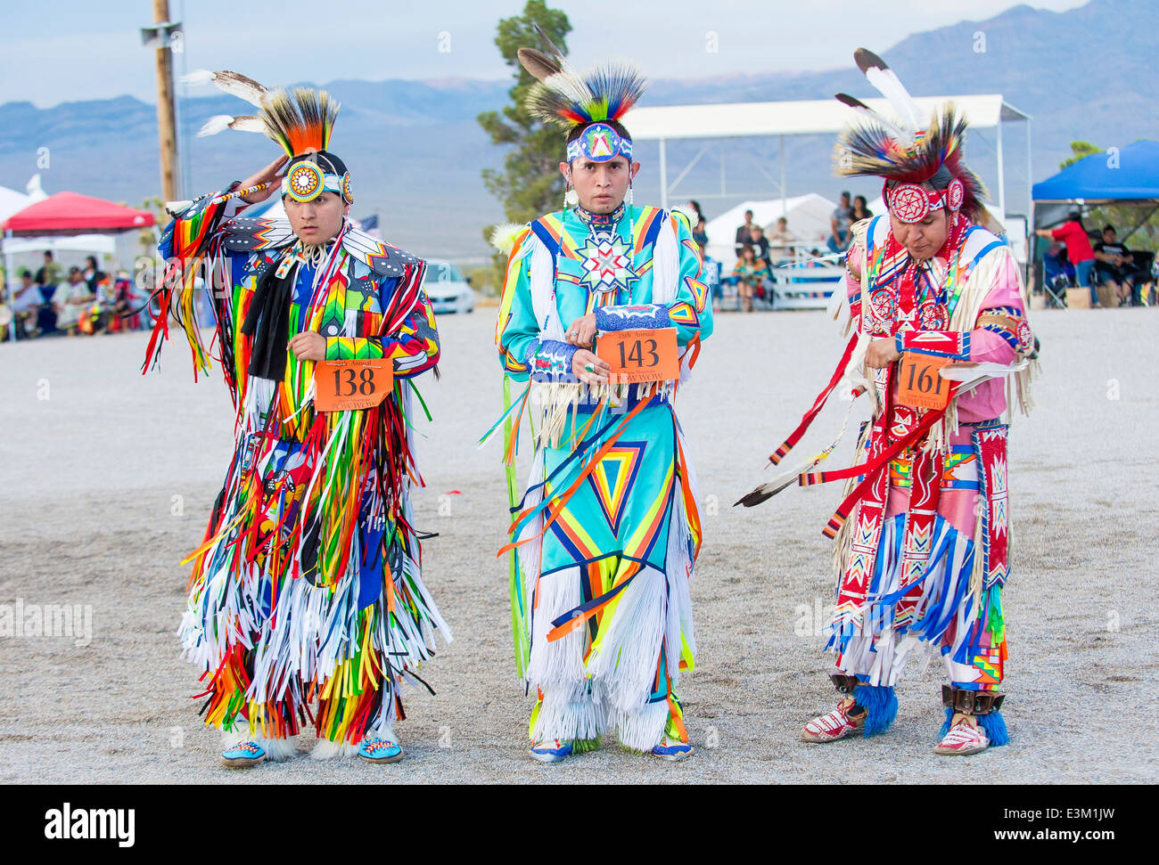 Native American uomini prende parte alla XXV annuale tribù Paiute Pow Wow in Las Vegas Foto Stock