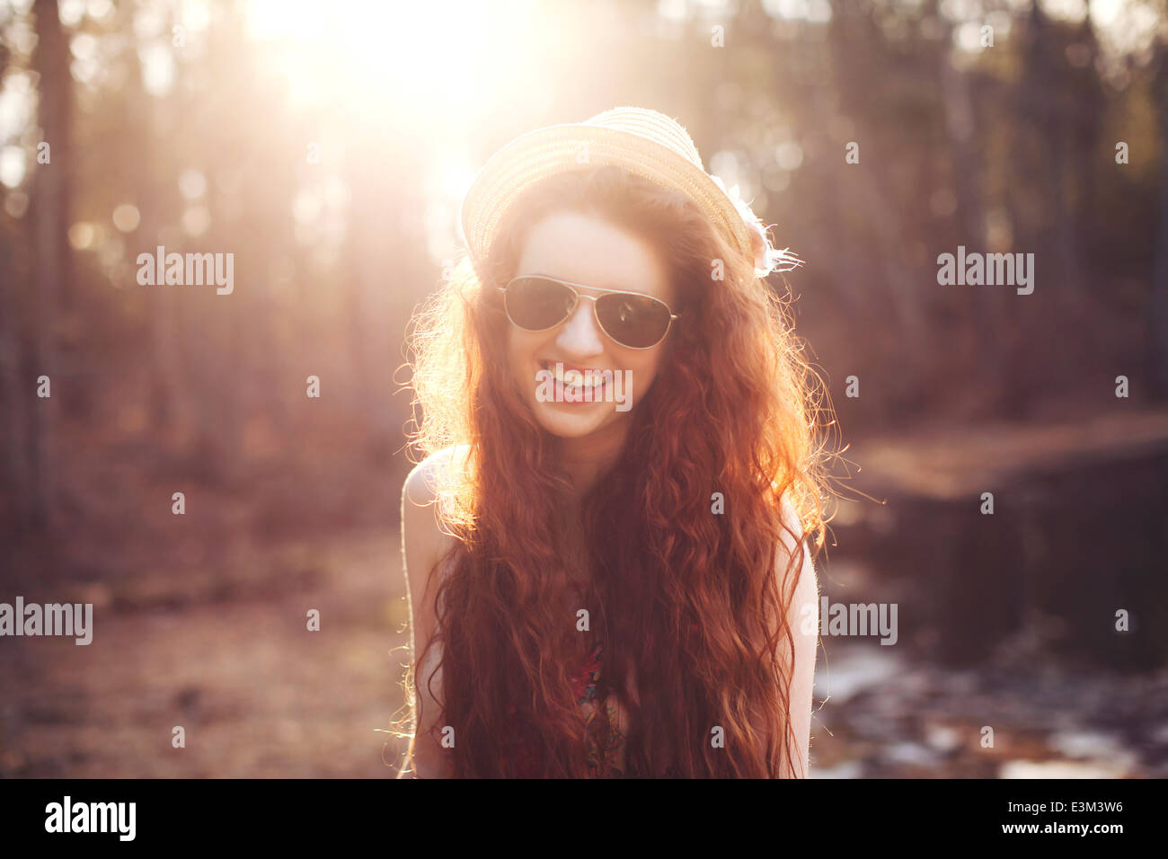 Ritratto di giovane donna di ridere, Massachusetts, STATI UNITI D'AMERICA Foto Stock