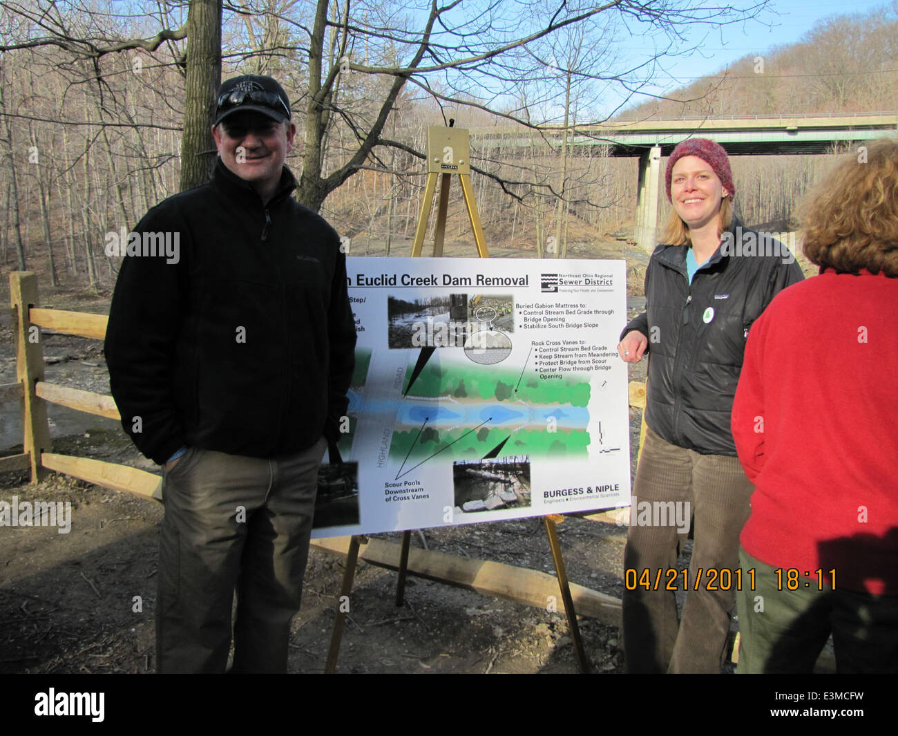 Nell'autunno del 2010, un'indagine sulle popolazioni ittiche nel passaggio Euclide di Creek ha rivelato importanti scoperte sulle specie acquatiche locali e sui loro habitat. Questa indagine è fondamentale per il monitoraggio e la gestione della salute dei pesci nella zona. Foto Stock