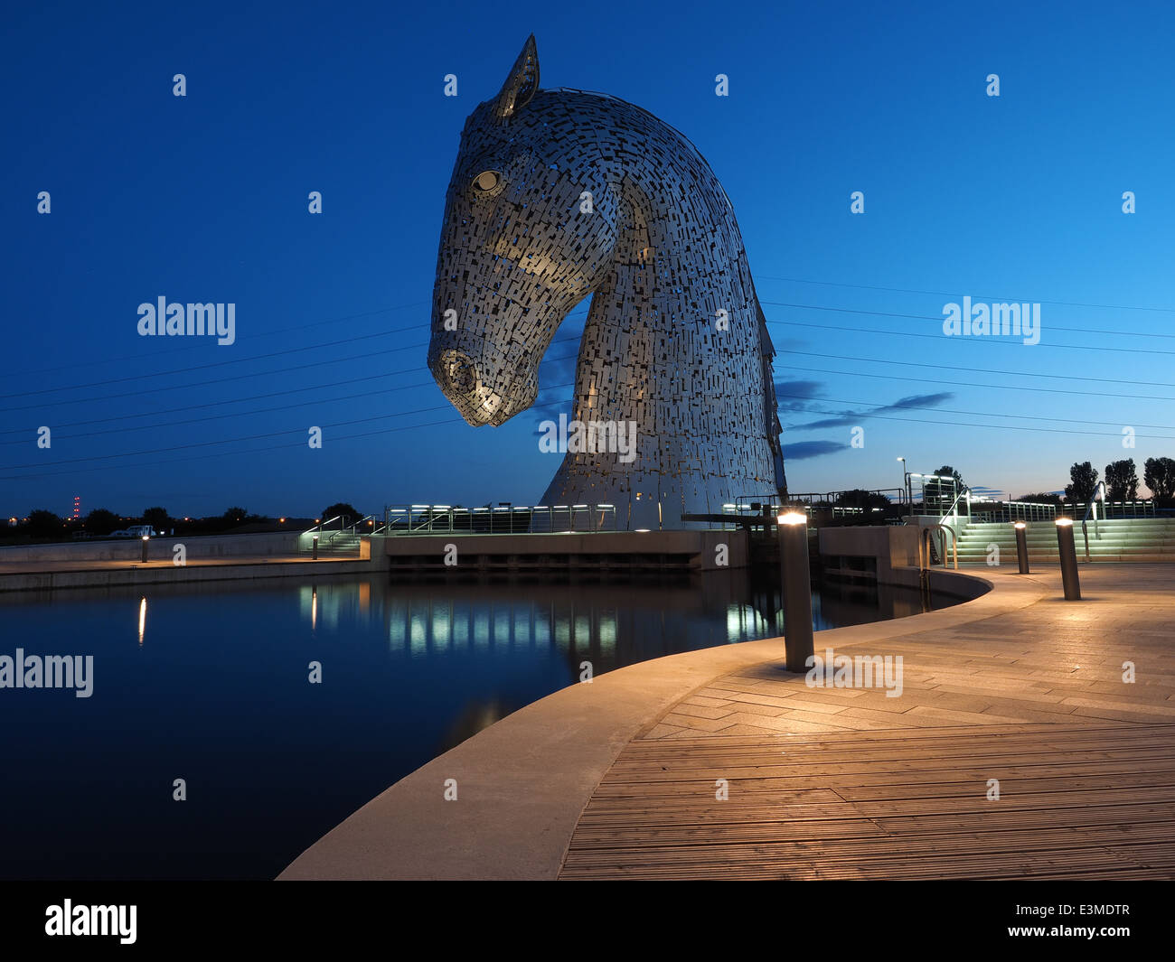 Uno dei magnifici Kelpies testa di cavallo sculture, progettato da Andy Scott. Parte del progetto Helix a Falkirk. Foto Stock