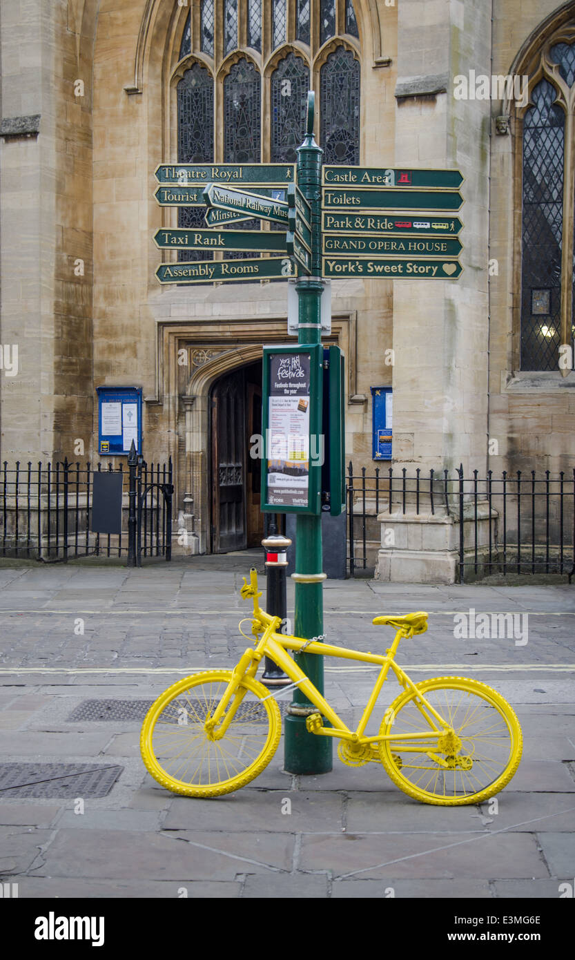 Tour de France York Yorkshire 2014 giallo bicicletta Foto Stock