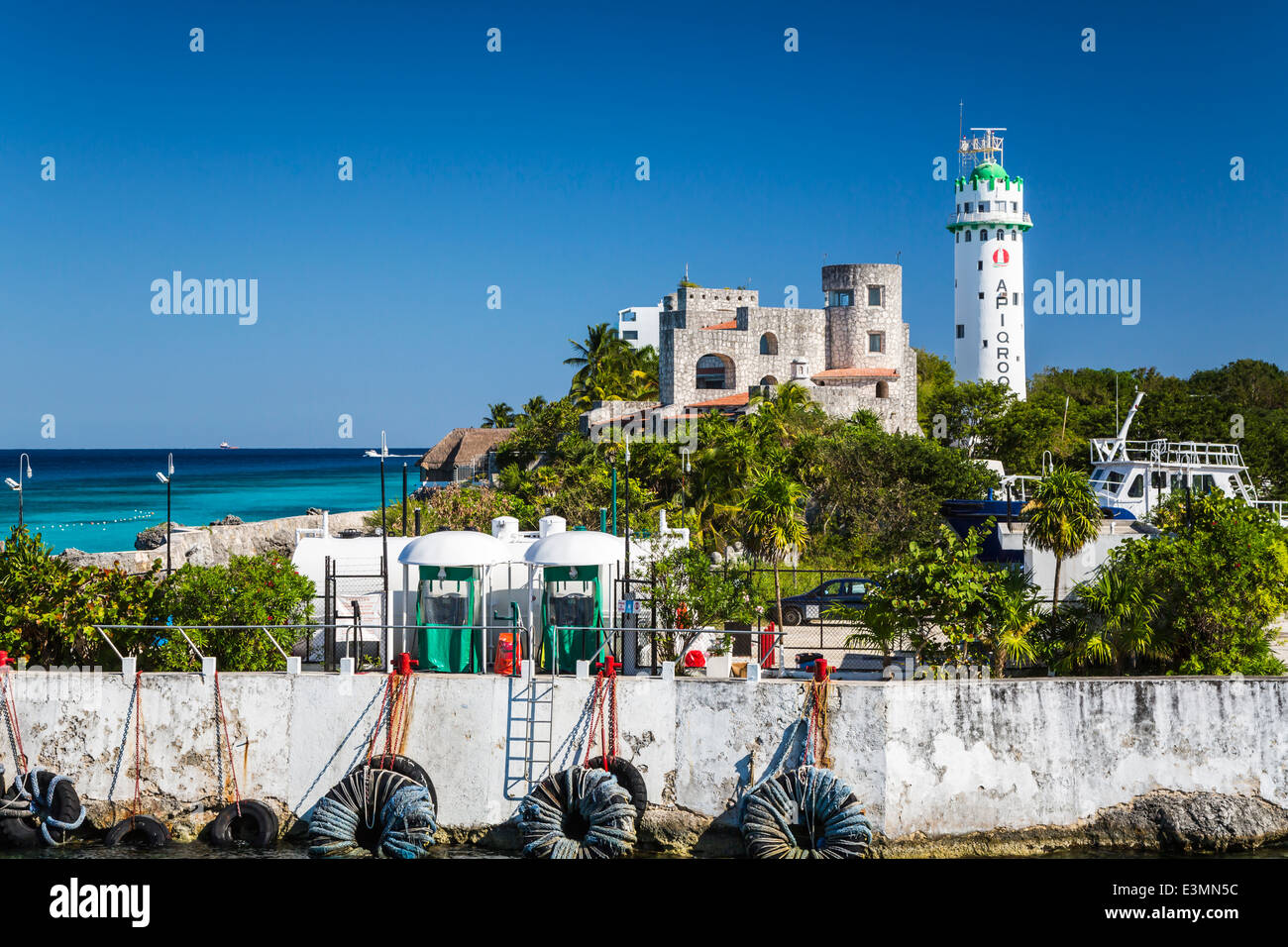 Il porticciolo e il faro in Cozumel, Caraibi, Messico. Foto Stock