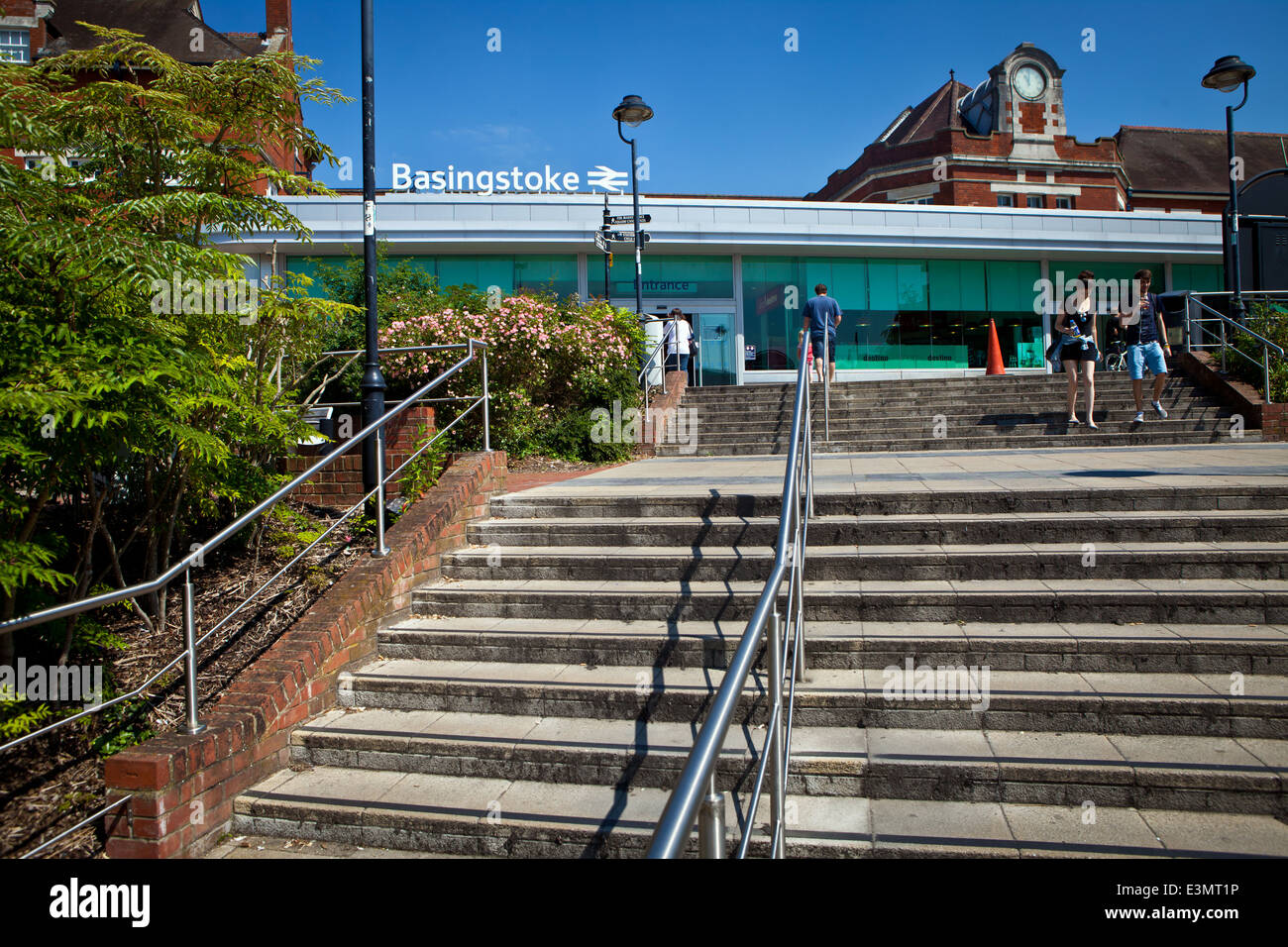 Esterno del Basingstoke trail station Foto Stock