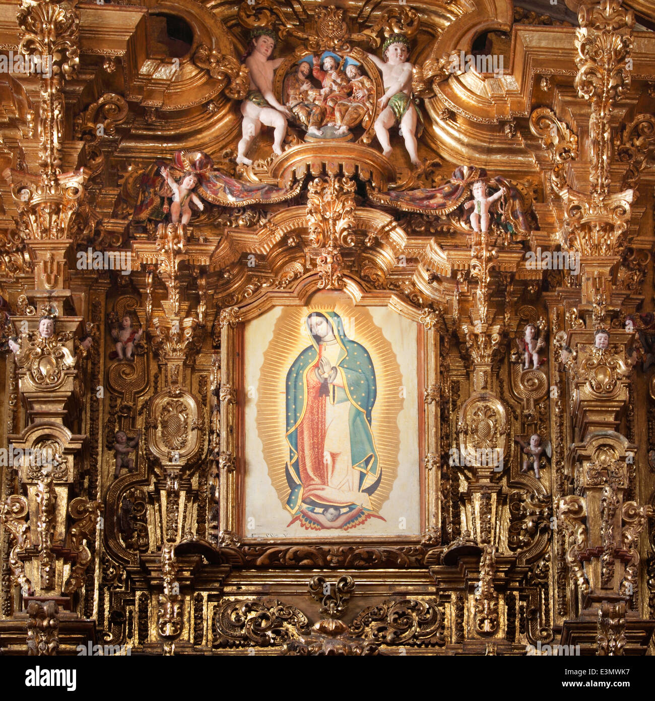 Vergine di Guadalupe in Santa Rosa chiesa in Morelia, Michoacan, Messico. Foto Stock