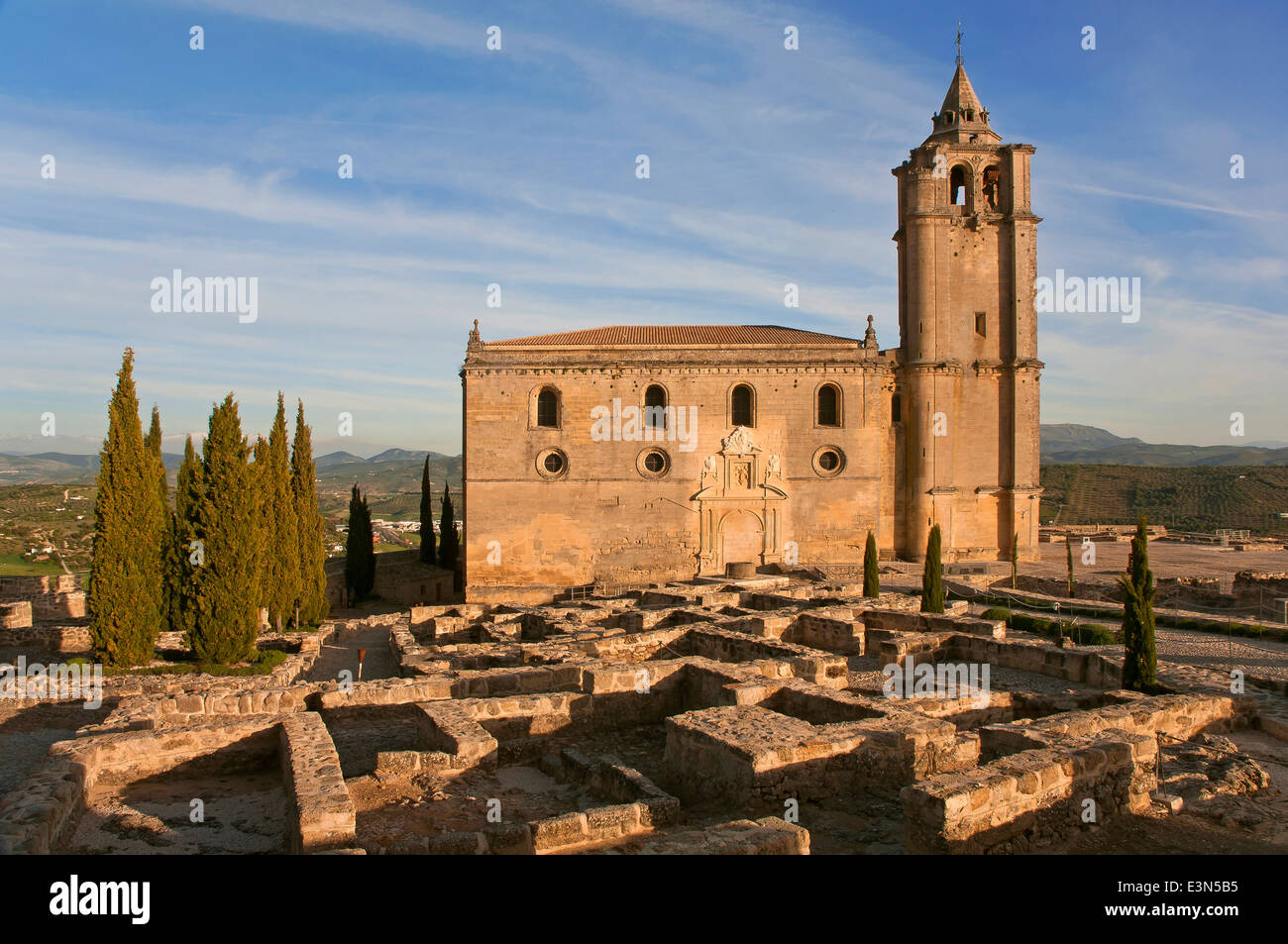 Sindaco chiesa abbaziale e la struttura urbanistica medievale, la Mota Fortezza, alcala la real jaen-provincia, Andalusia, Spagna, Europa Foto Stock