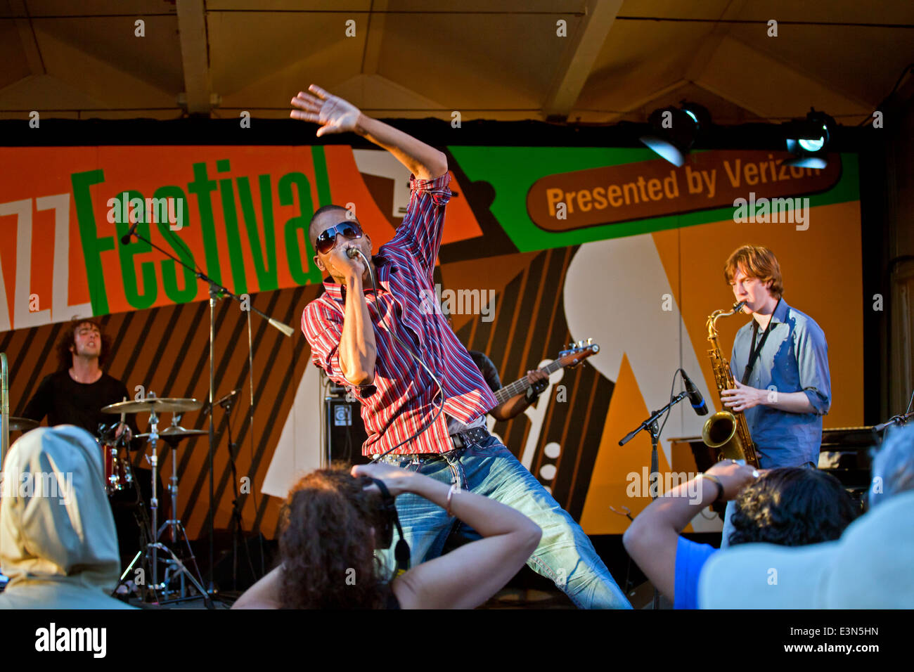 TROY ANDREWS sapere come TROMBONE SHORTY esegue con la sua band sul palco del giardino - 2010 MONTEREY JAZZ FESTIVAL, CALIFORNIA Foto Stock