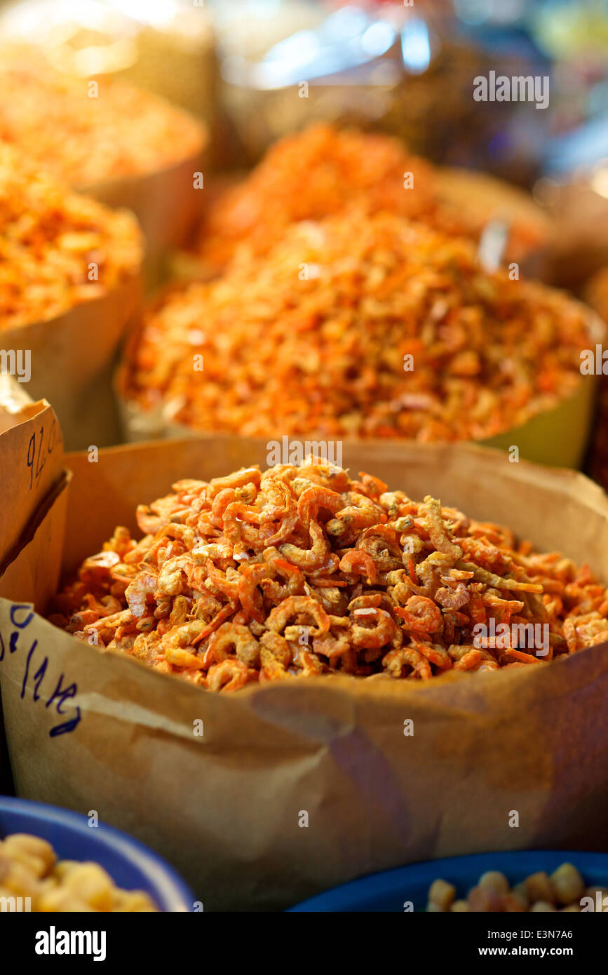 Essiccati conservati i gamberetti in un mercato alimentare in Ho Chi Minh City Vietnam Foto Stock