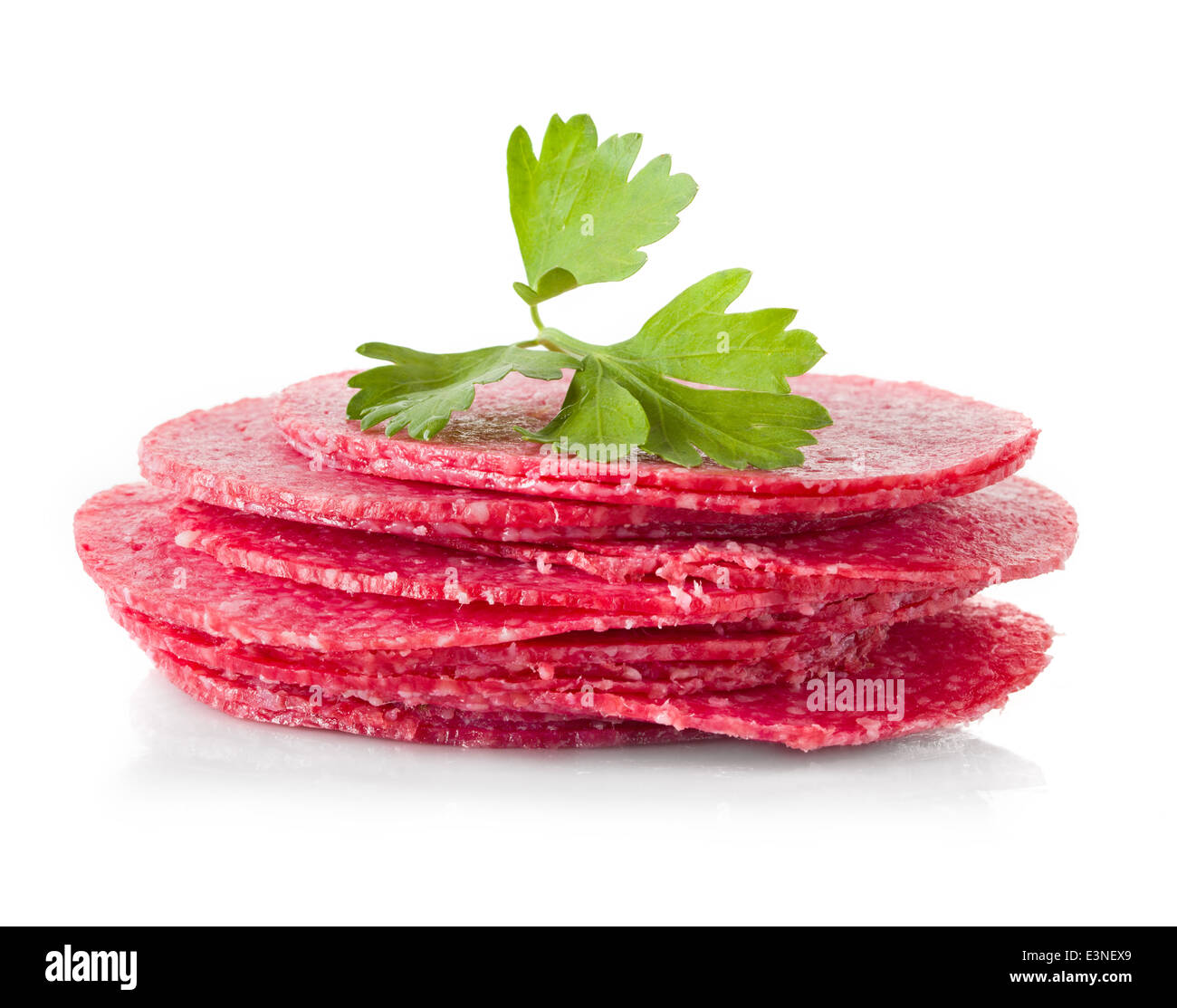 Salame di close-up isolati su sfondo bianco Foto Stock