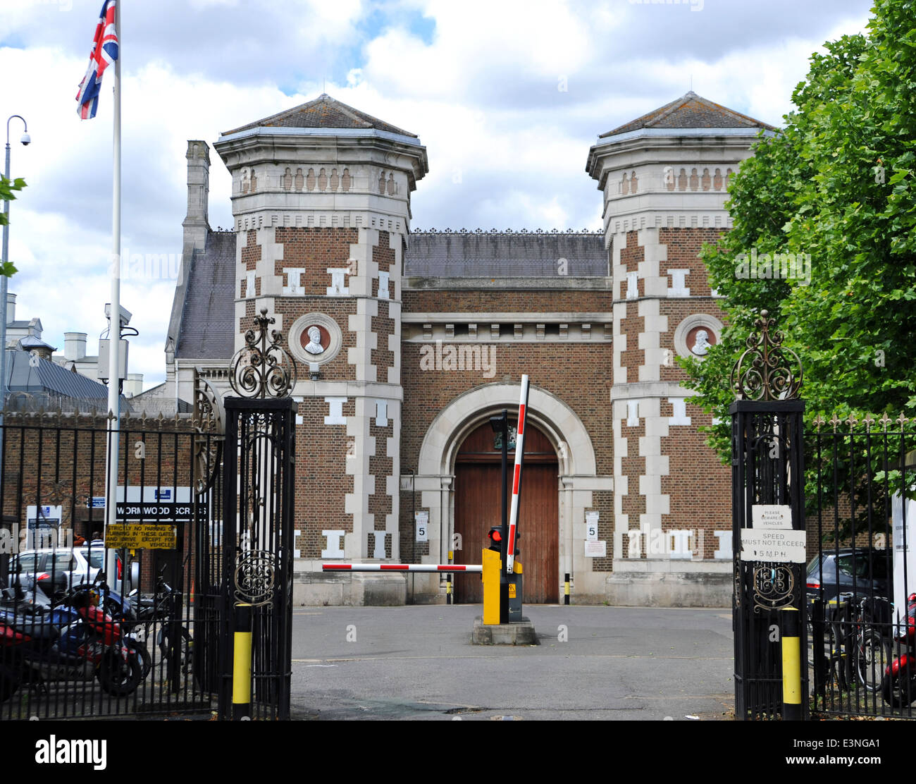 La sua prigione Majestys Assenzio frega a East Acton nel quartiere londinese di Hammersmith e Fulham Foto Stock